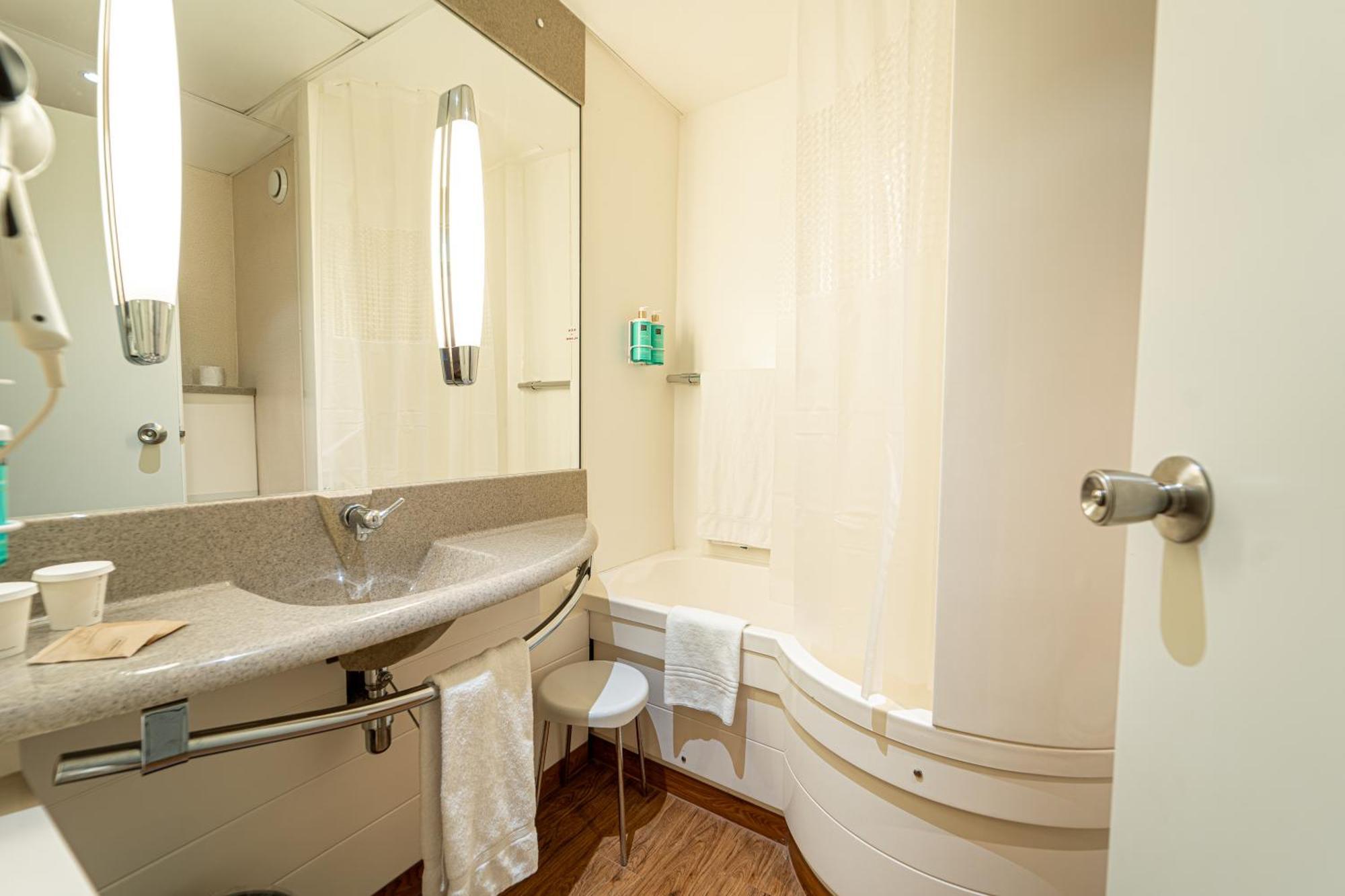 Superior Twin Room,1704848405:JPEG