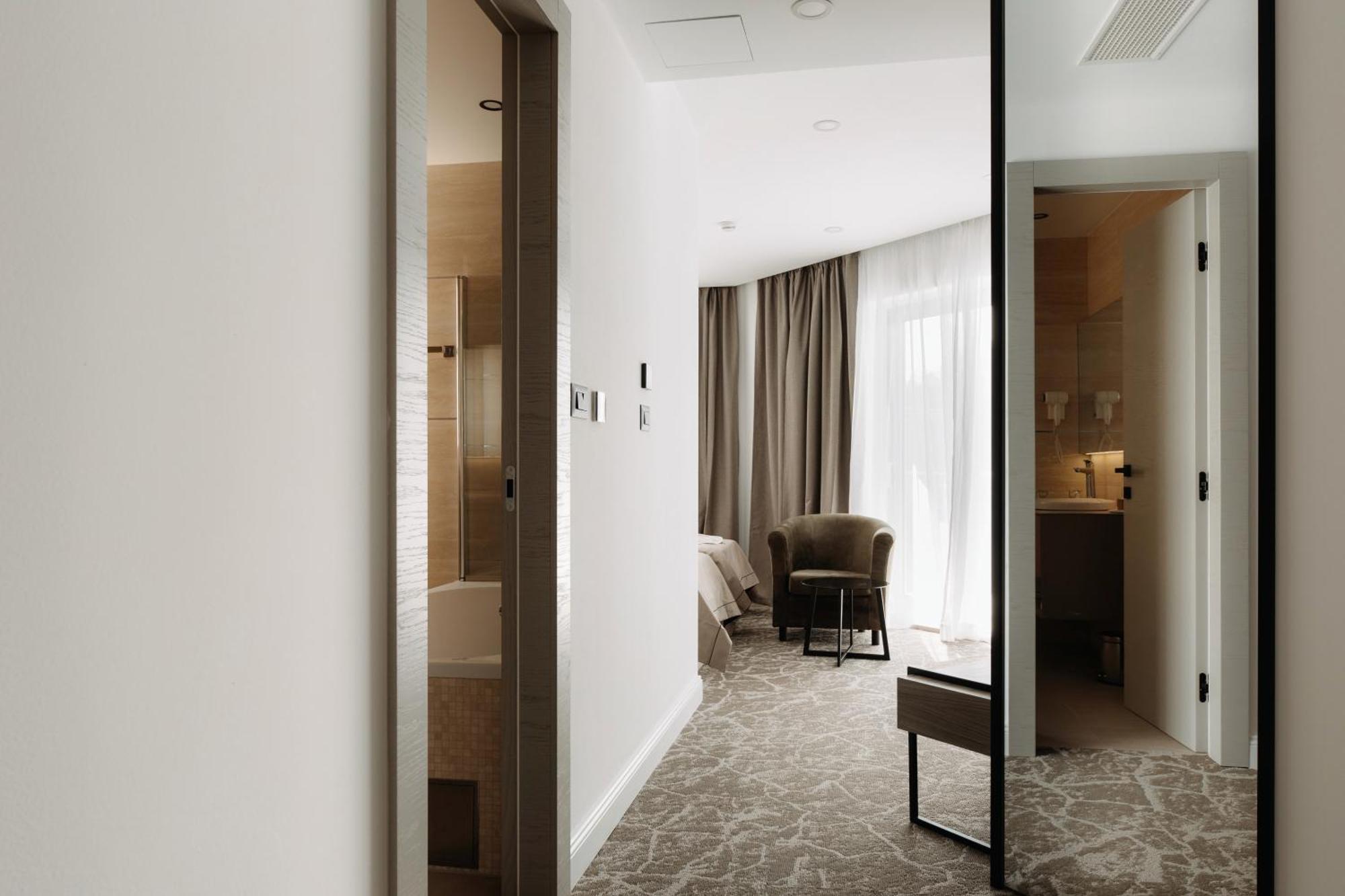 Superior Twin Room Balcony Partial Sea View