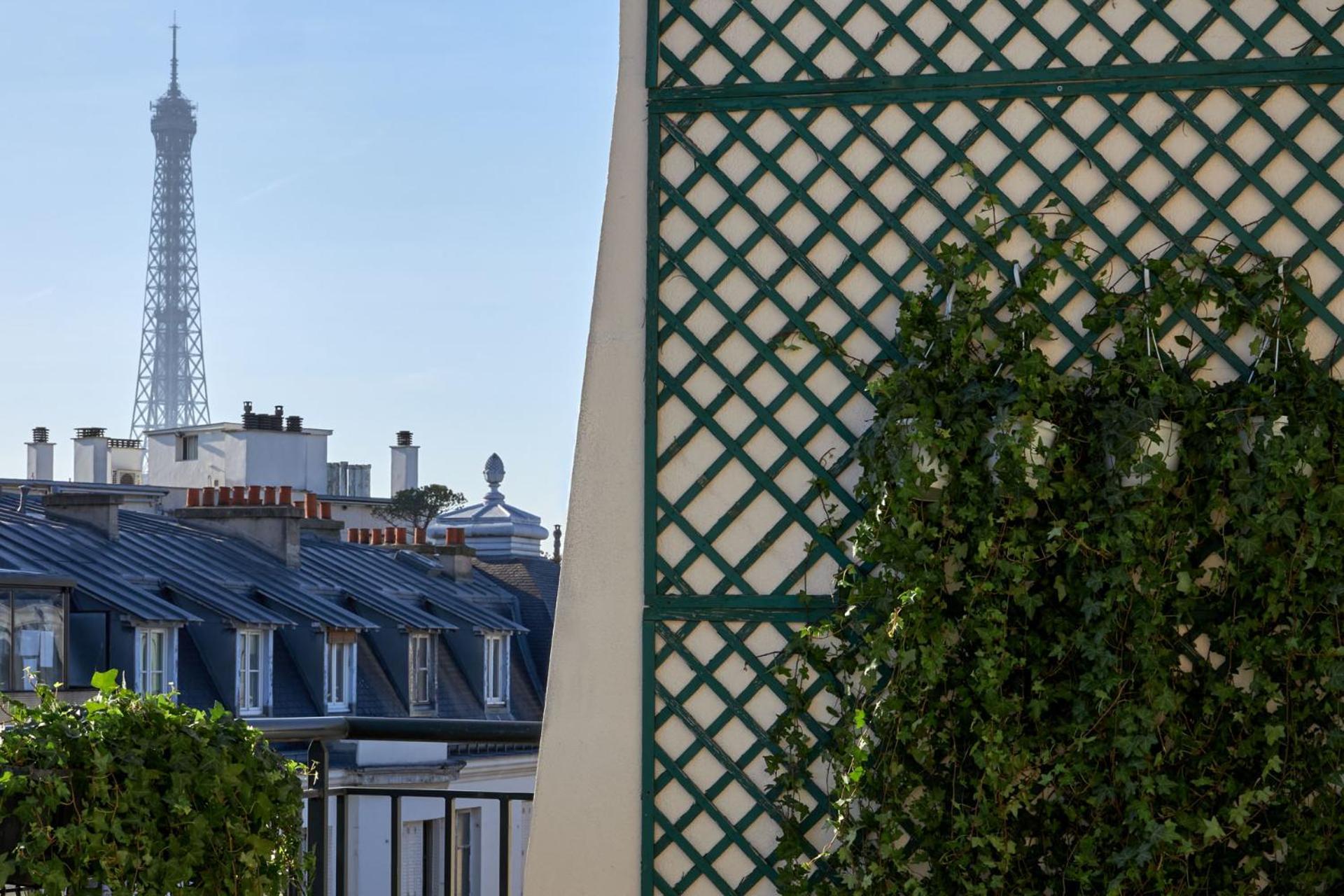 Eiffel Tower Terrace Suite