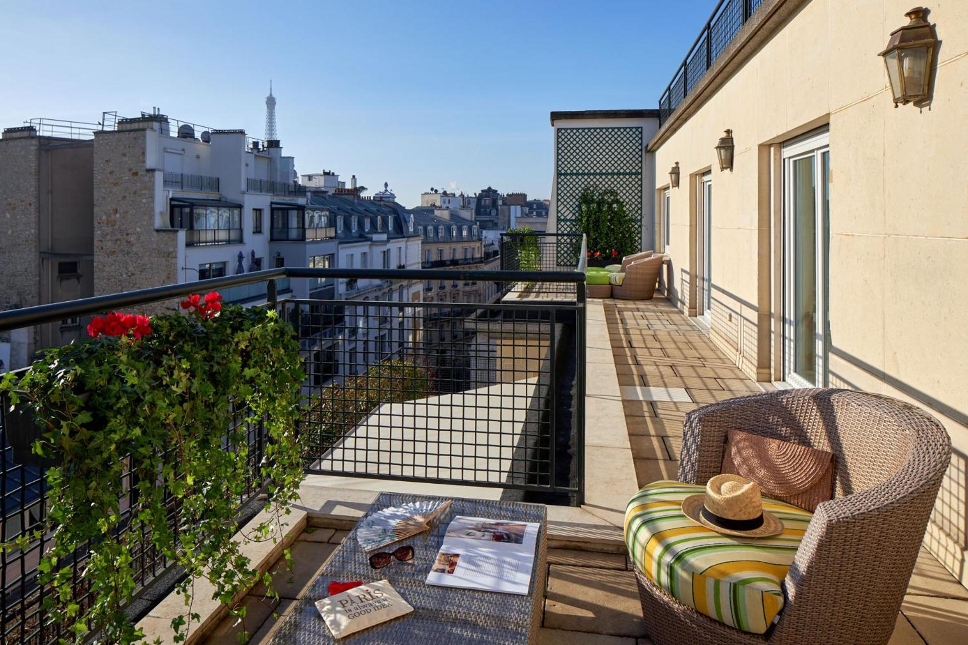 Eiffel Tower Terrace Suite