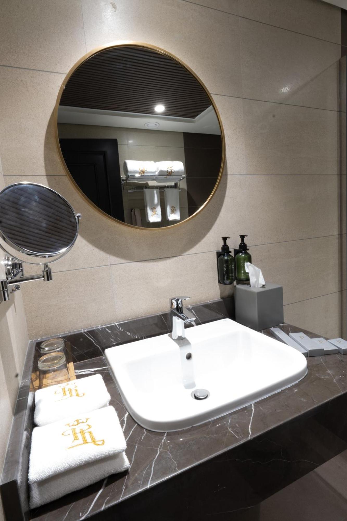 Executive Suite