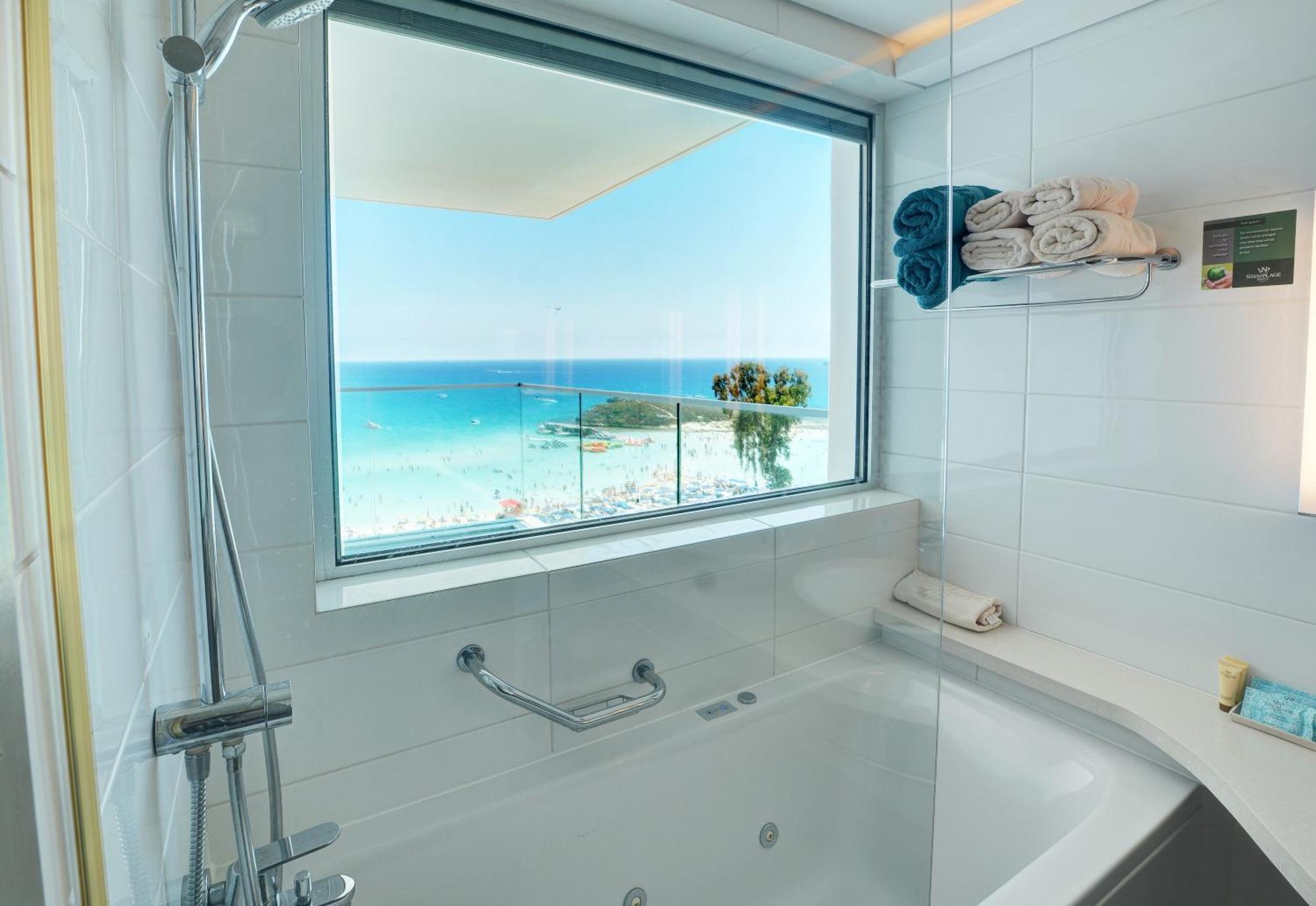 Deluxe Suite Sea View