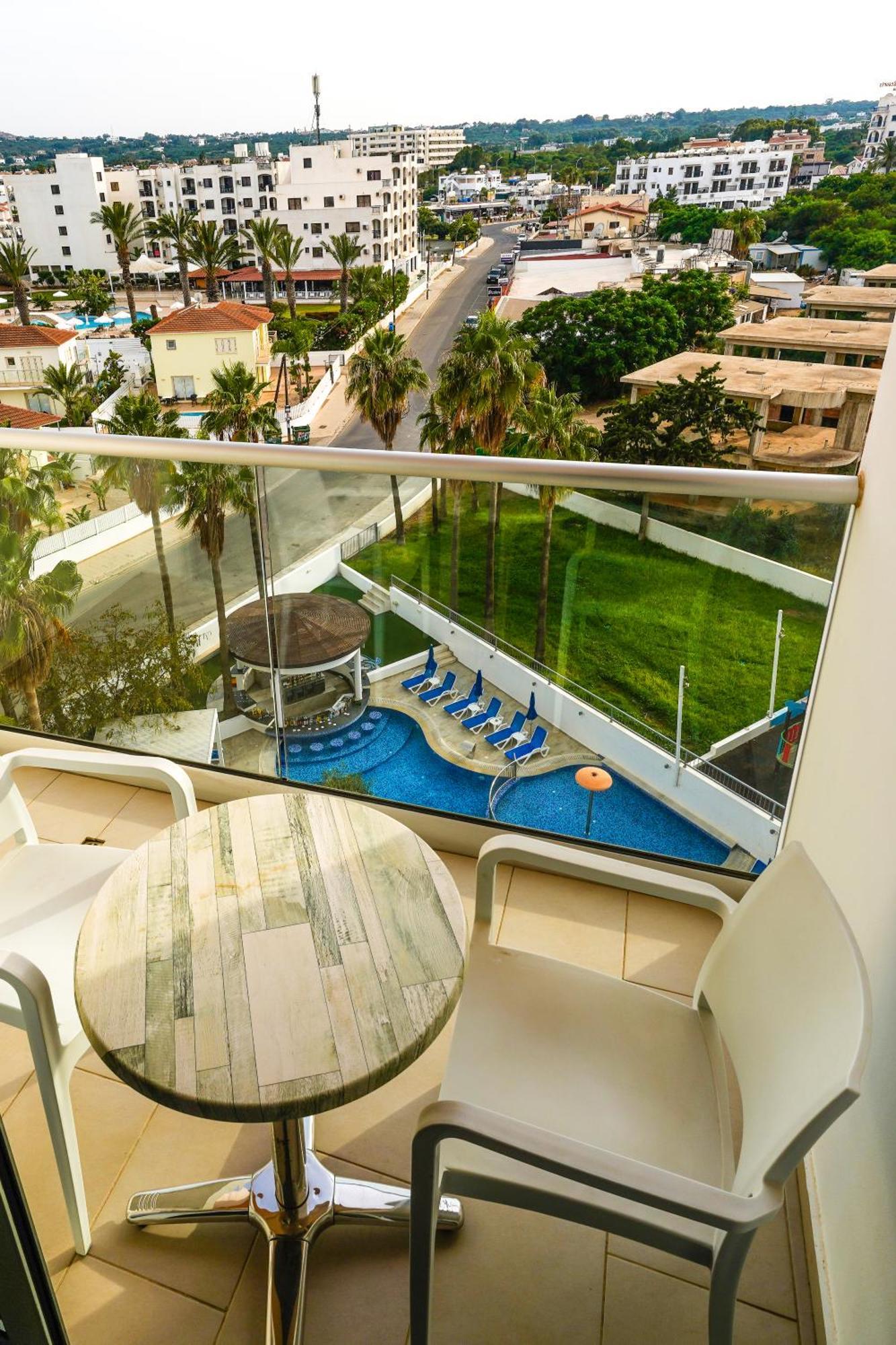 Double or Twin Room Pool View