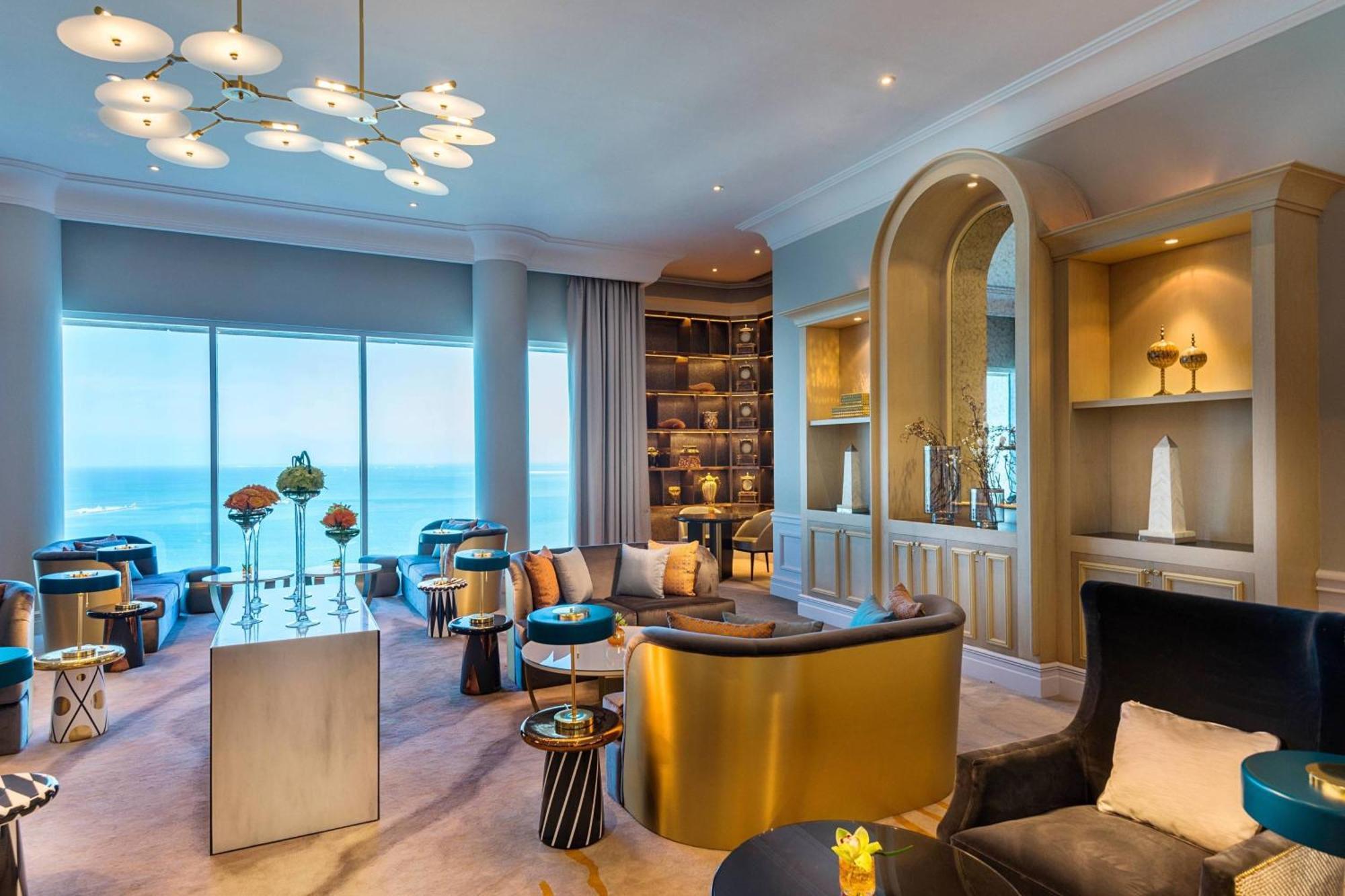 Club Twin Room Lounge Access