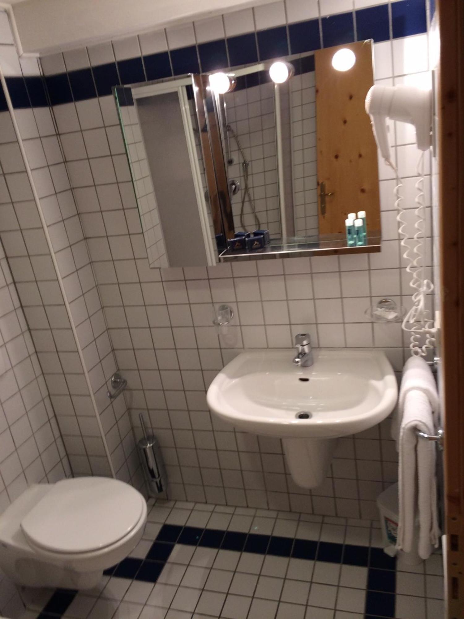 Single Room,1559454034:JPEG