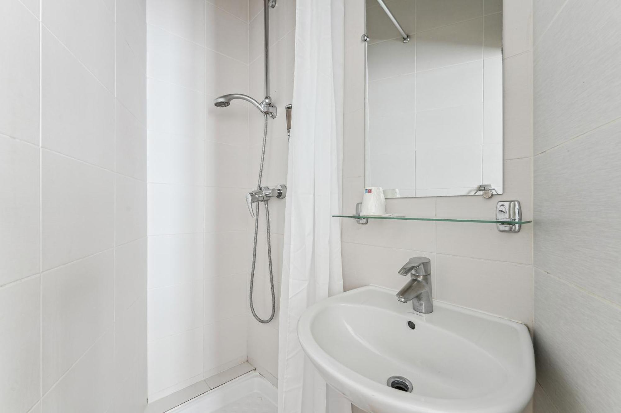 Single Room Private Bathroom