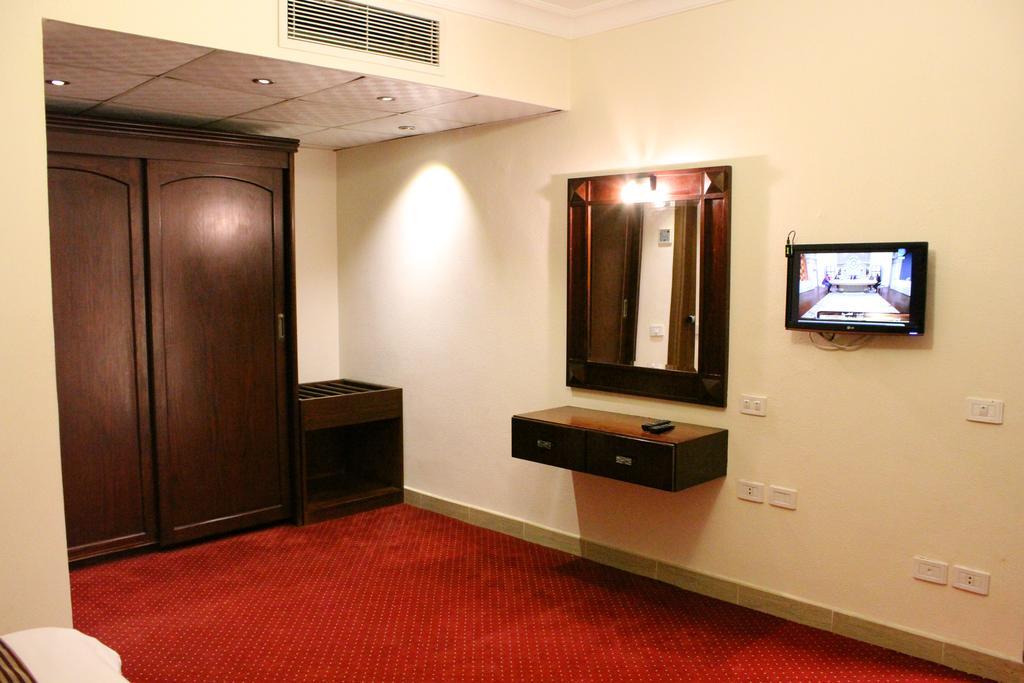 Superior One-Bedroom Apartment