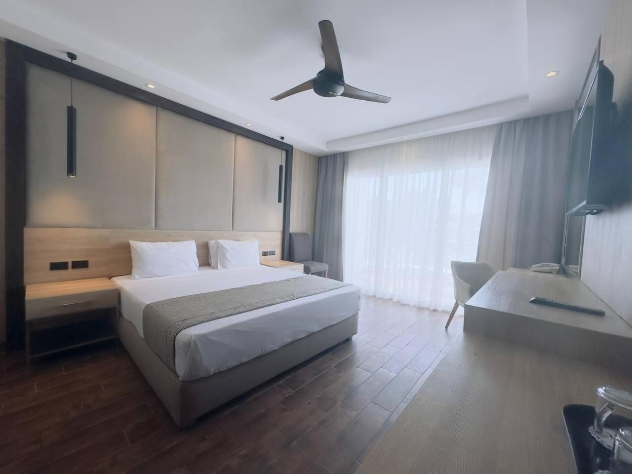 Deluxe Single Room