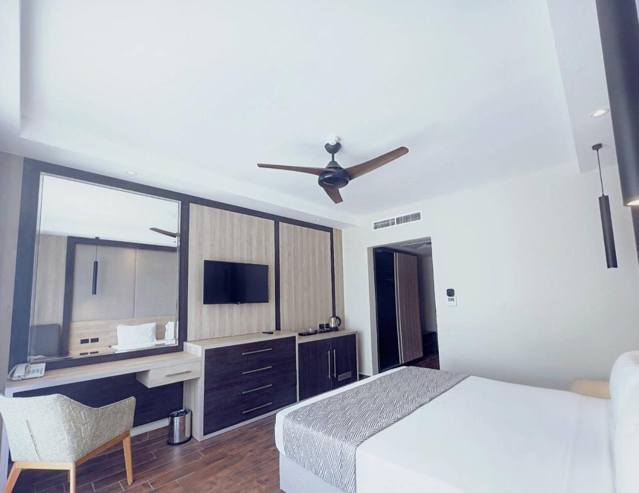 Deluxe Single Room