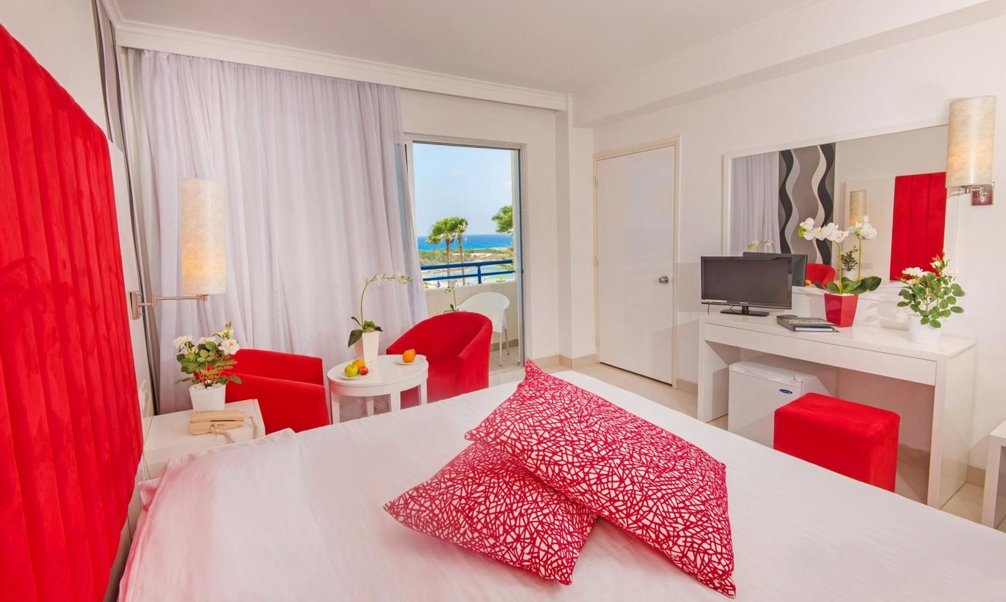 Double or Twin Room Front Sea View