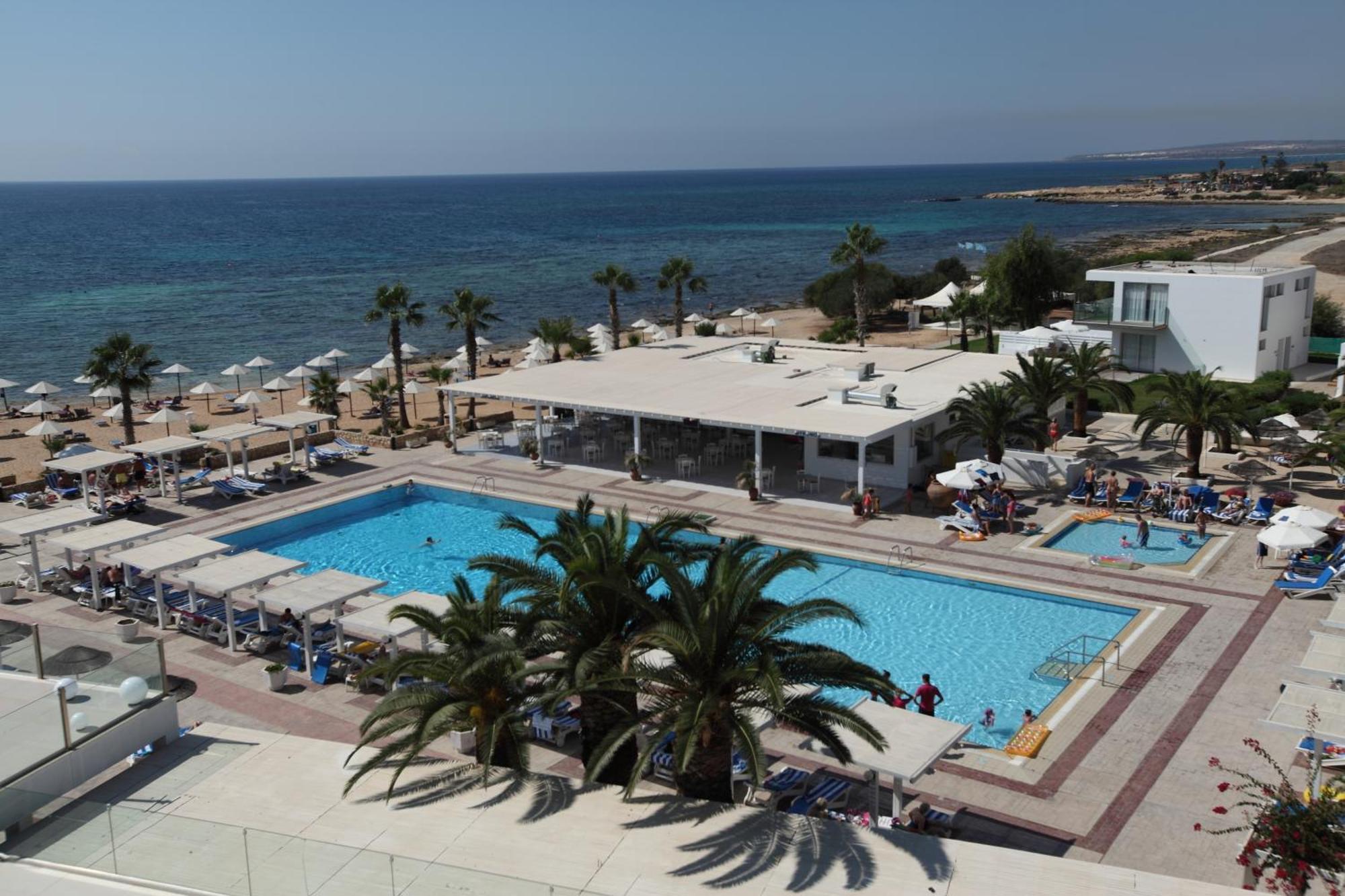 Double or Twin Room Front Sea View