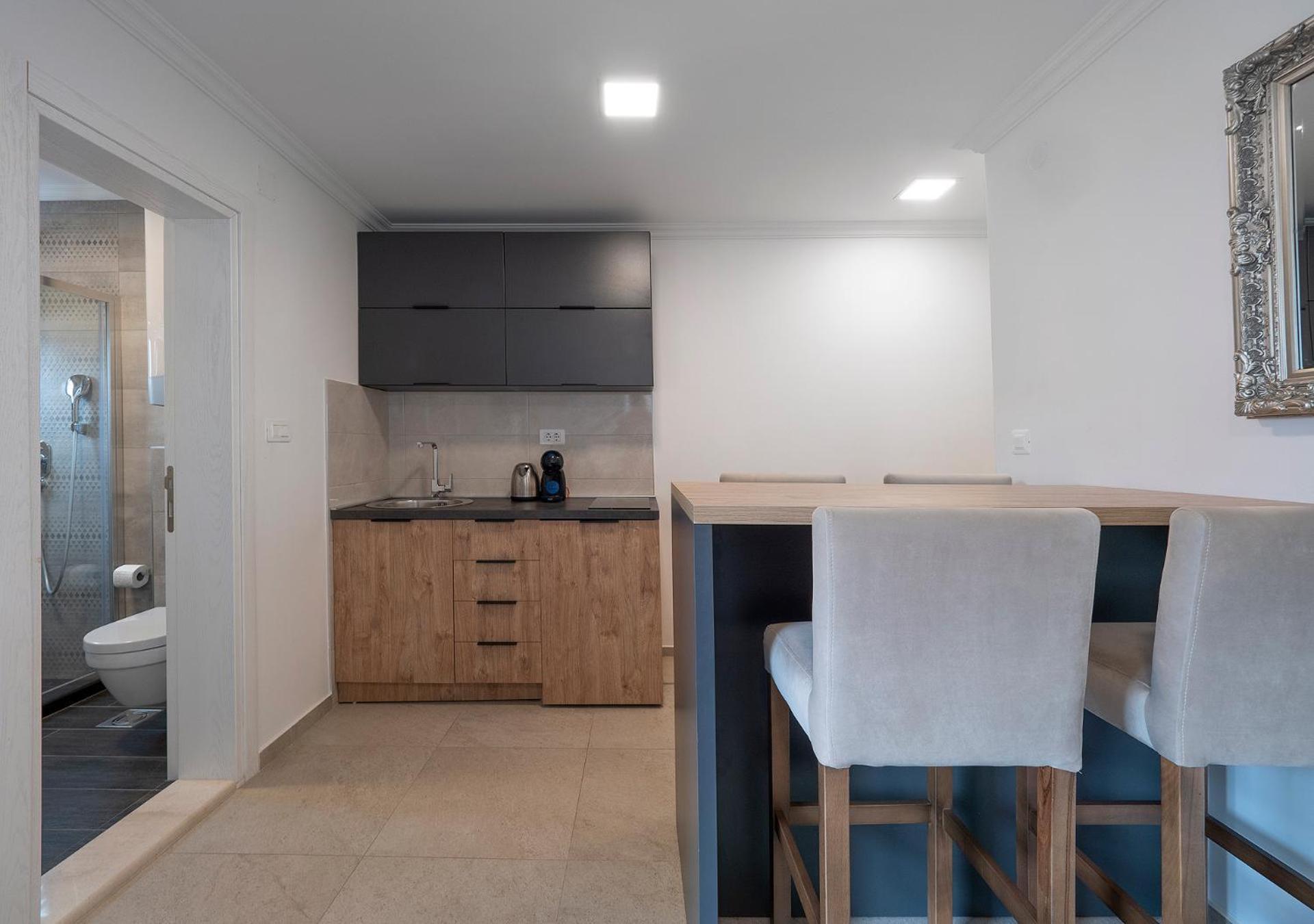 Deluxe Apartment