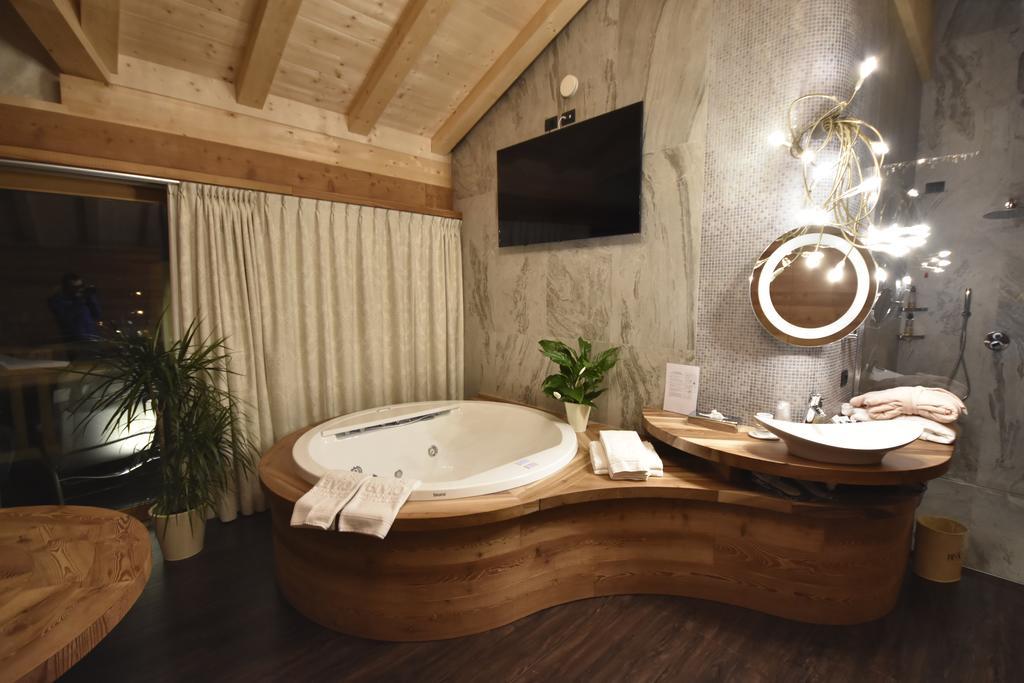 Luksusowy apartament typu Suite z wanną z hydromasażem
