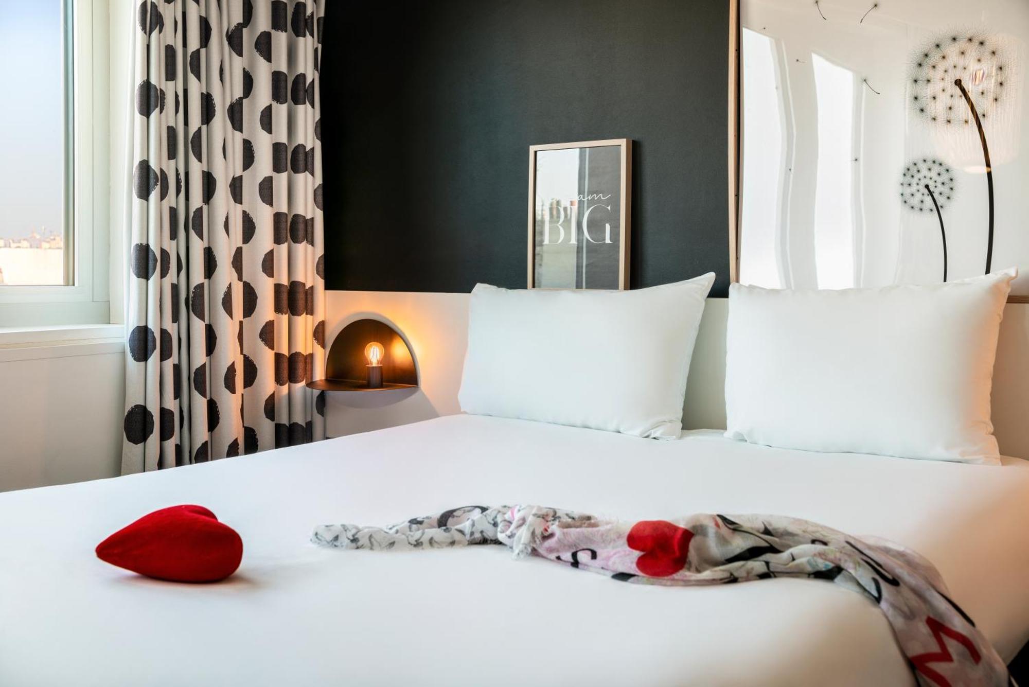 Standard Family Suite One Double Bed Twin Beds