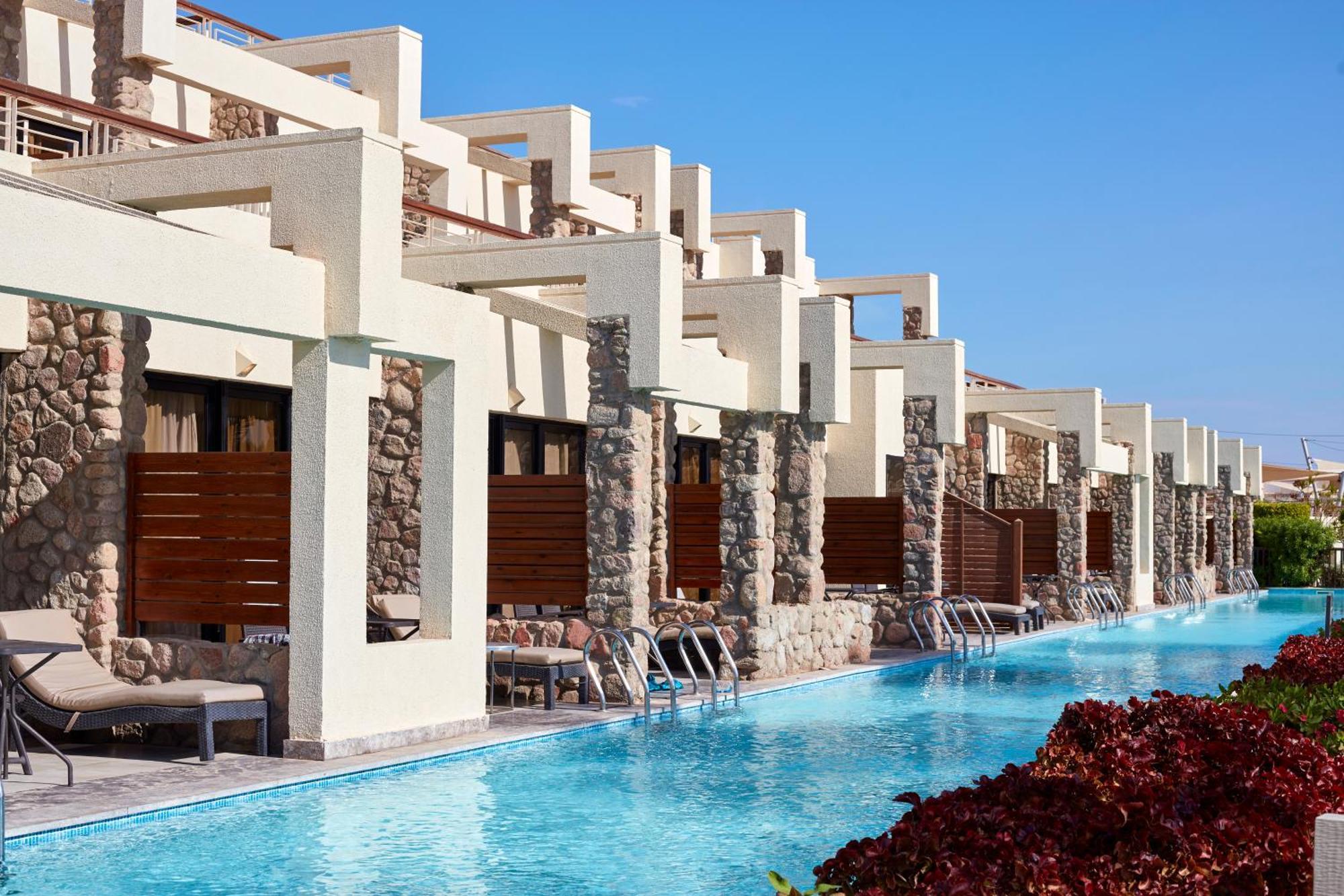 Swim-Up Room Adults Only