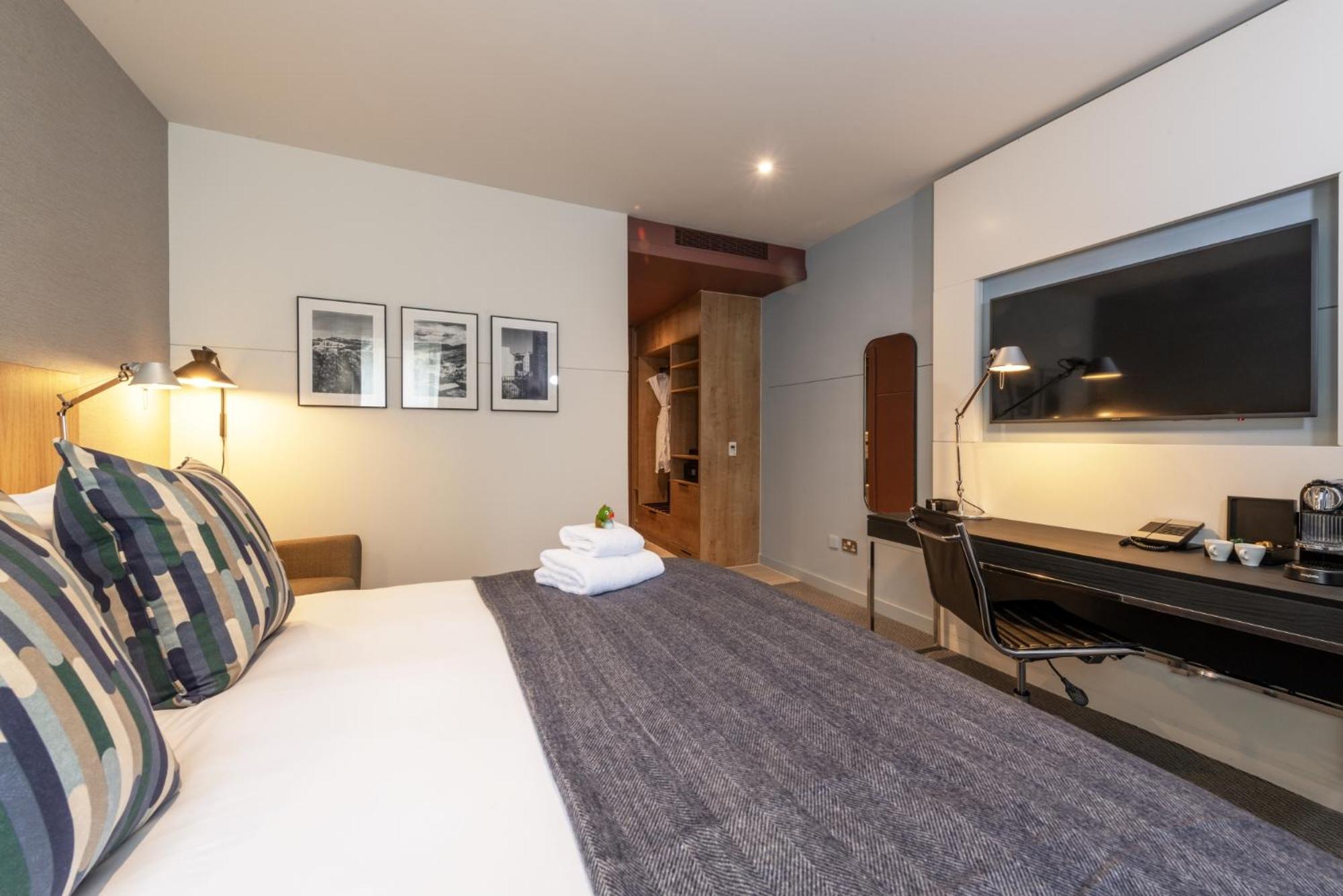 City Plus Double,1574685311:JPEG