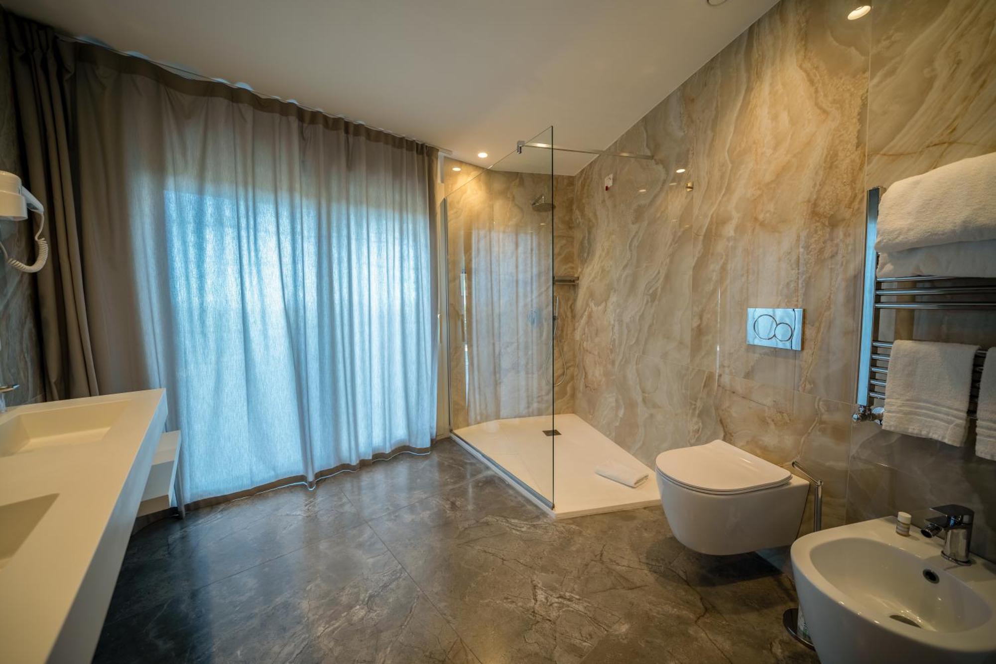 Junior Suite,1574698148:JPEG