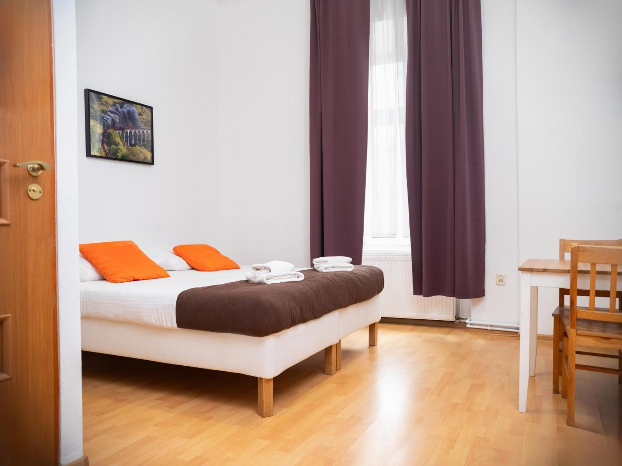 Double Room,1578369866:JPEG