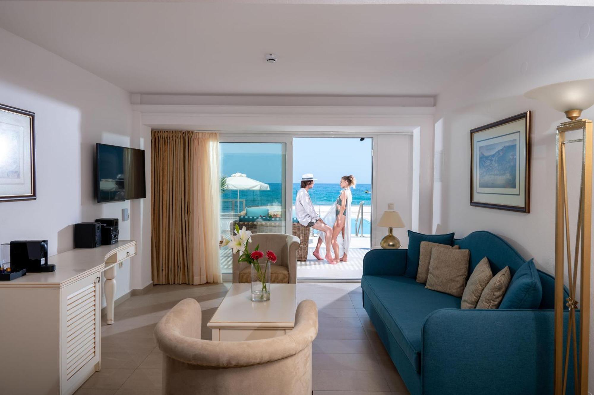 Dream Villa Athena-2 bedrooms Beach Front private pool