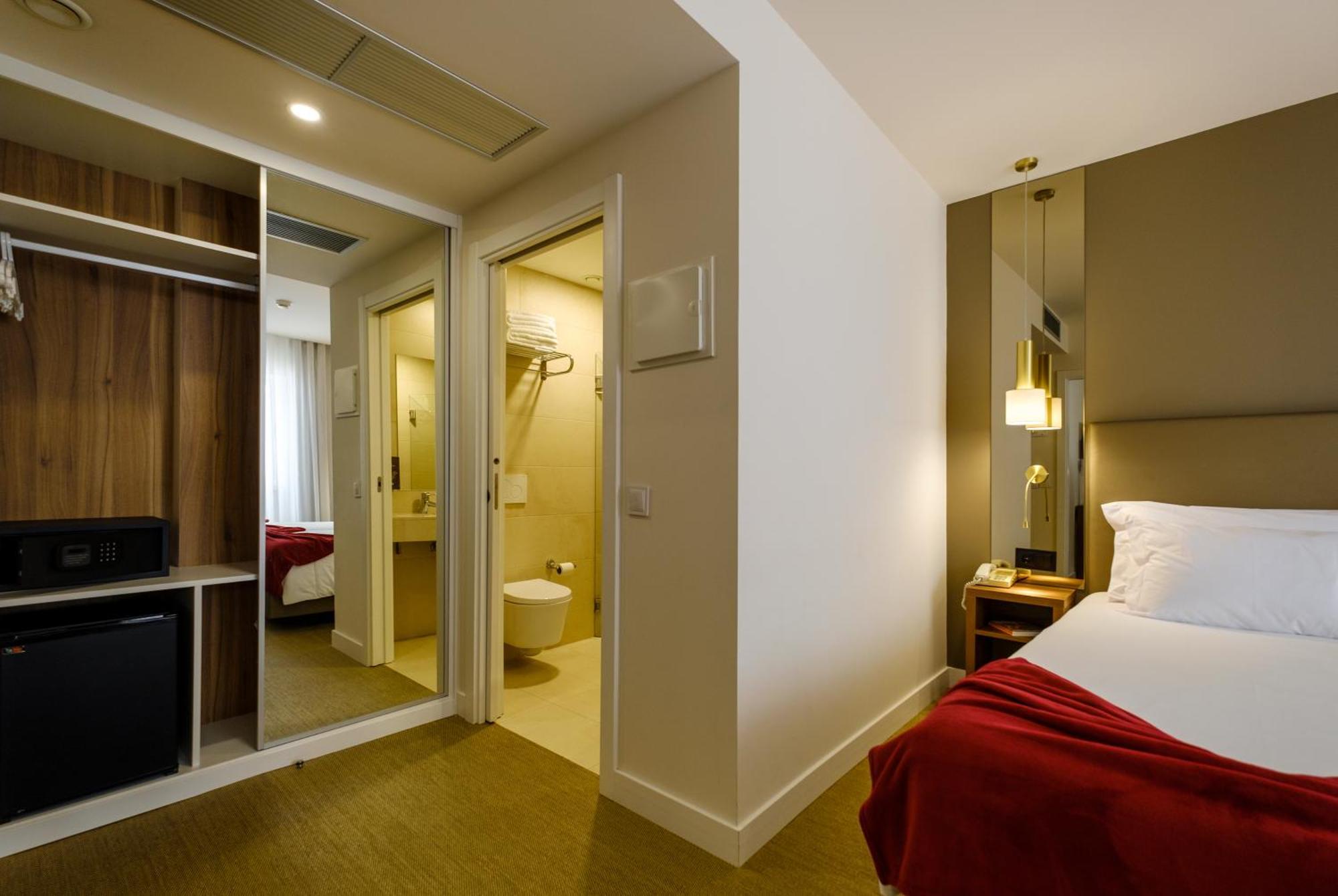 Single Room,1433206297:JPEG