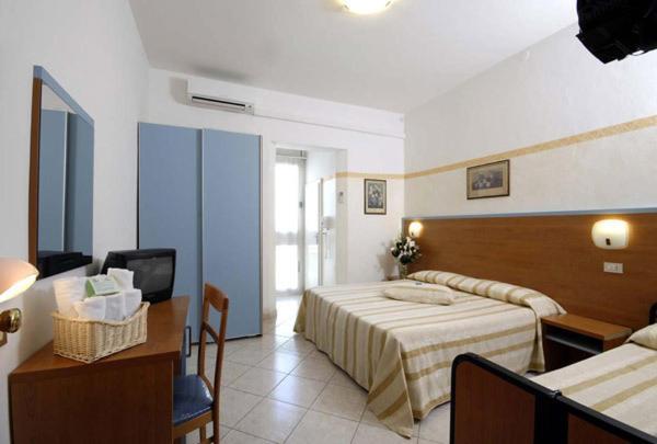 Family Room (2 Adults + 2 Children)