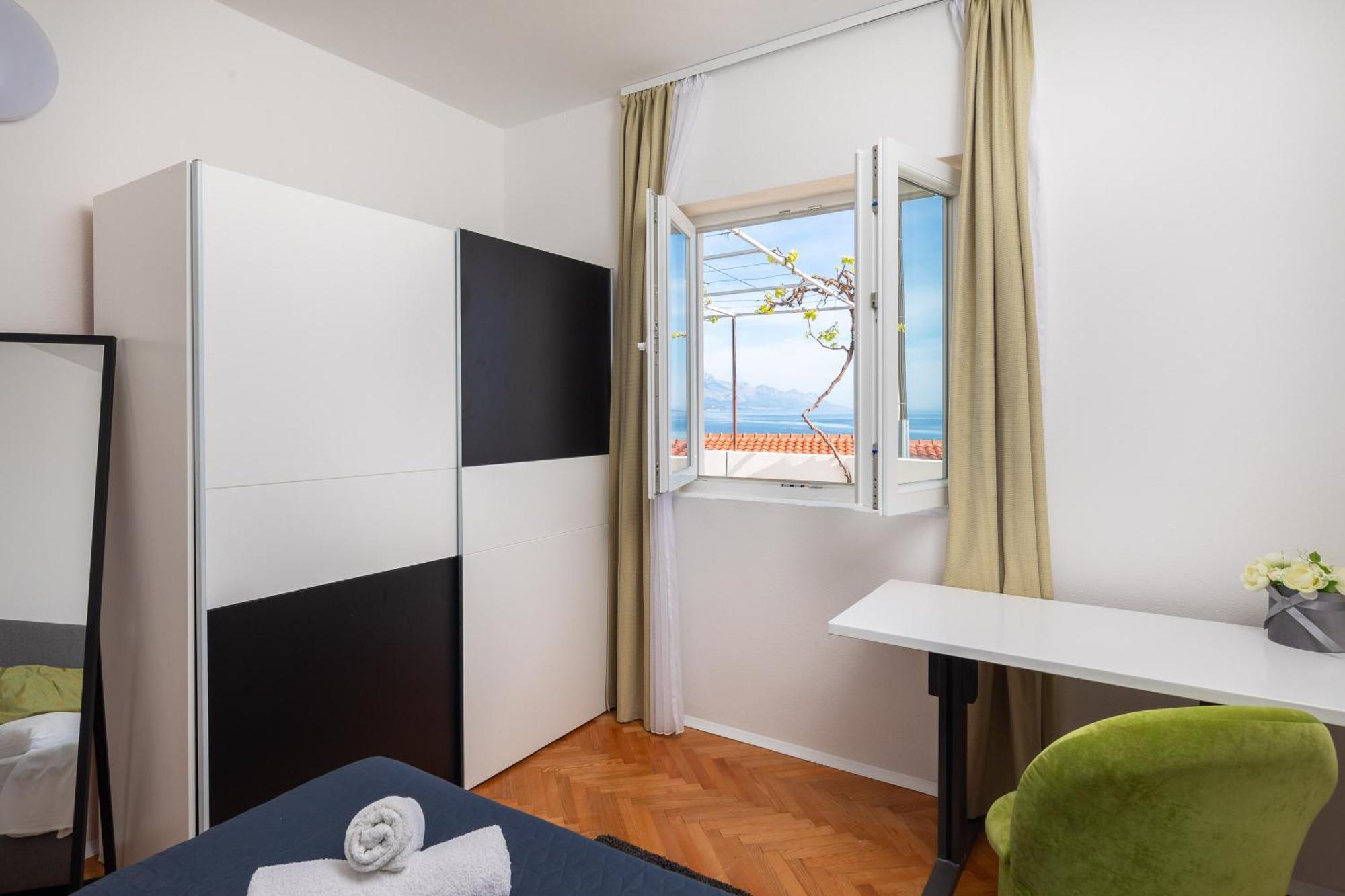Deluxe Apartment
