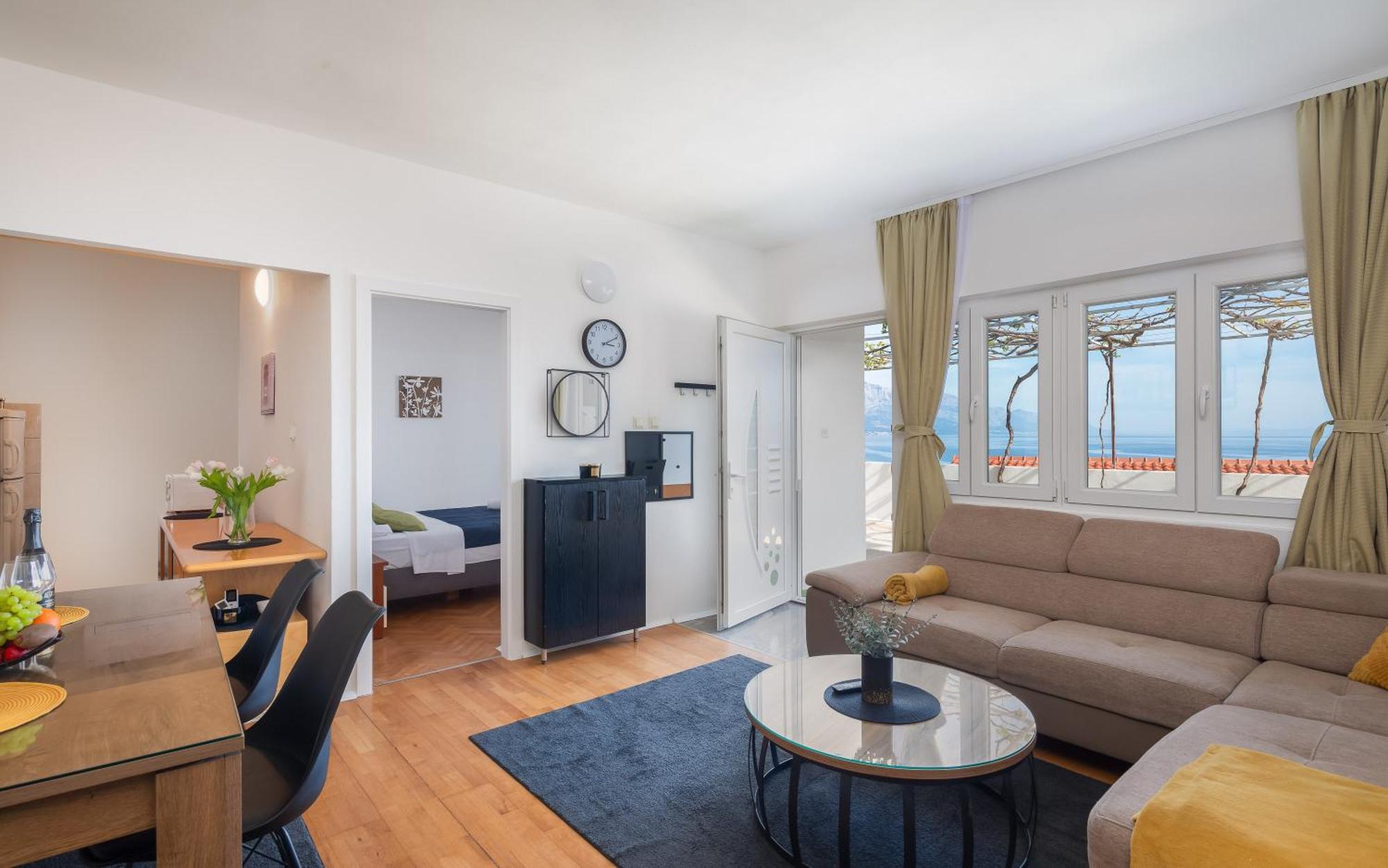 Deluxe Apartment
