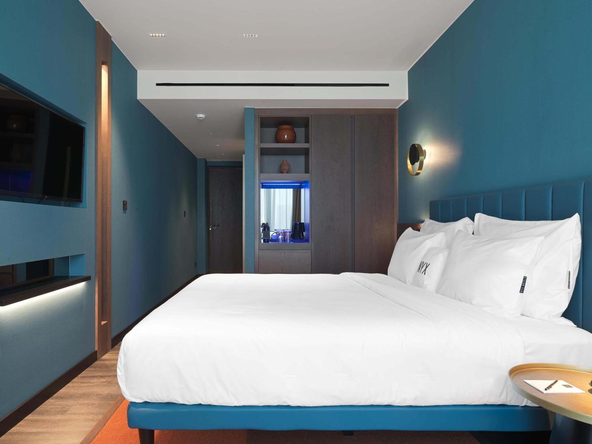 Deluxe Acropolis Room Lounge Access