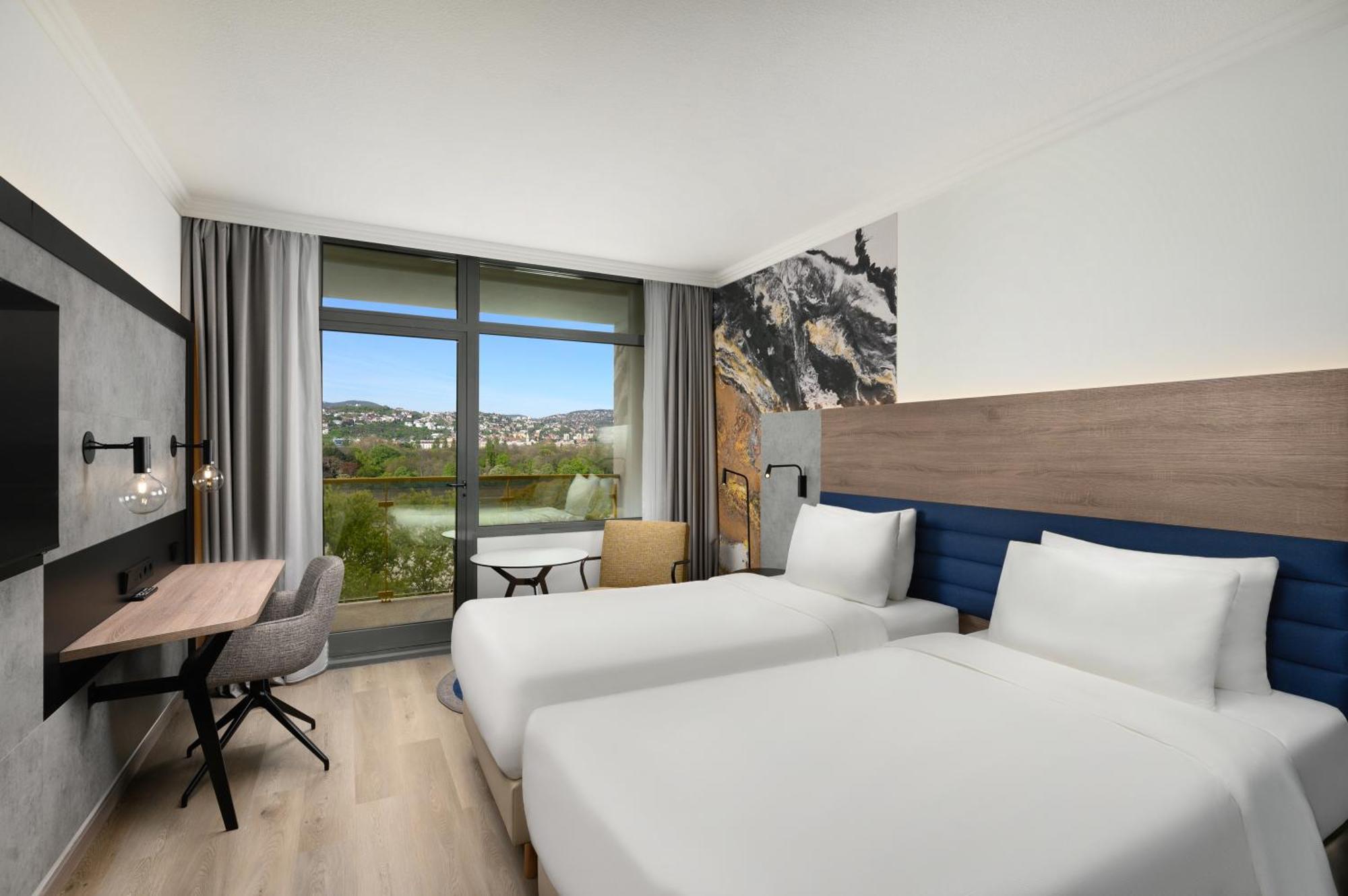 Premium Plus Twin with Balcony and Danube view (newly refurbished)