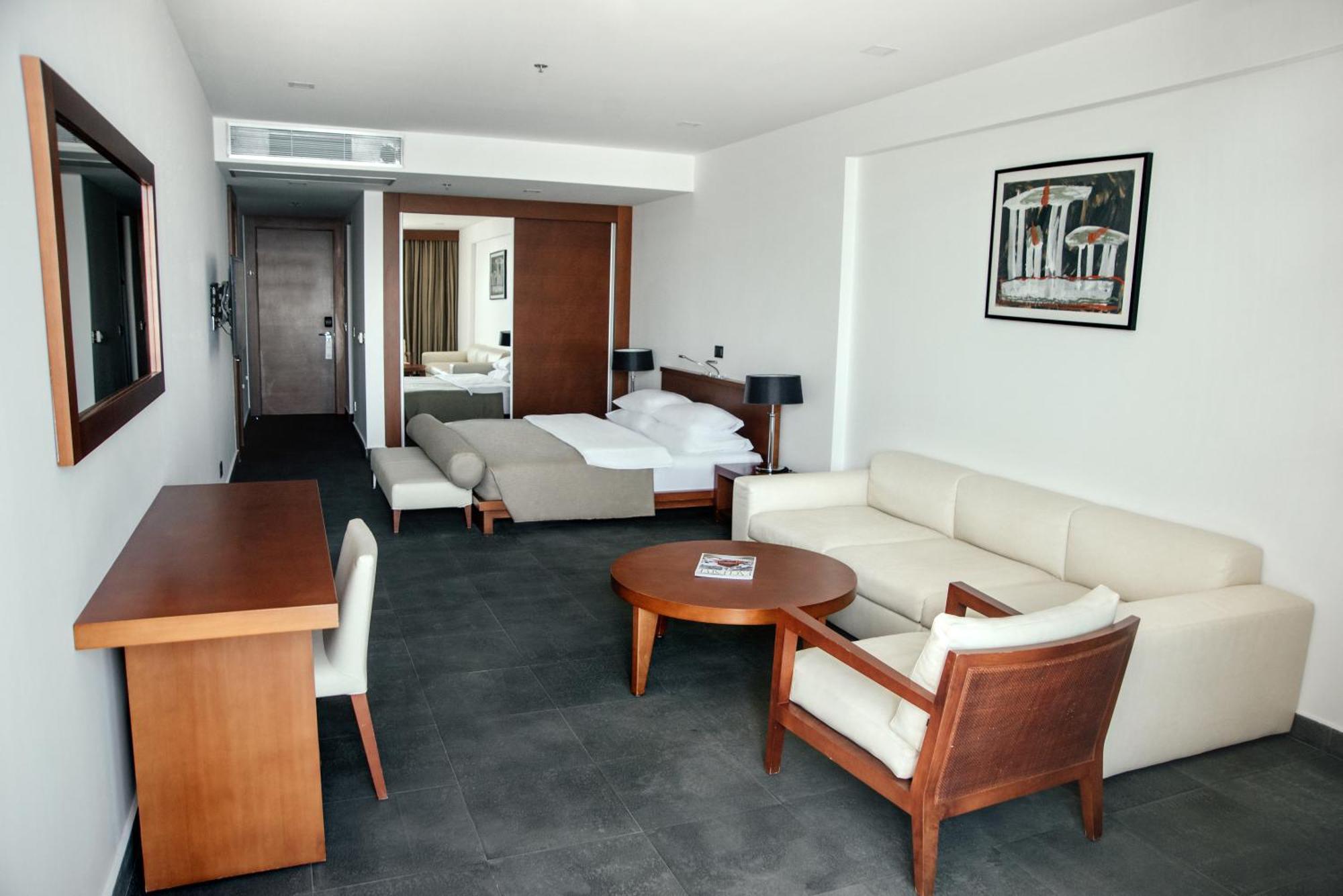 Family Suite,1742622858:JPEG