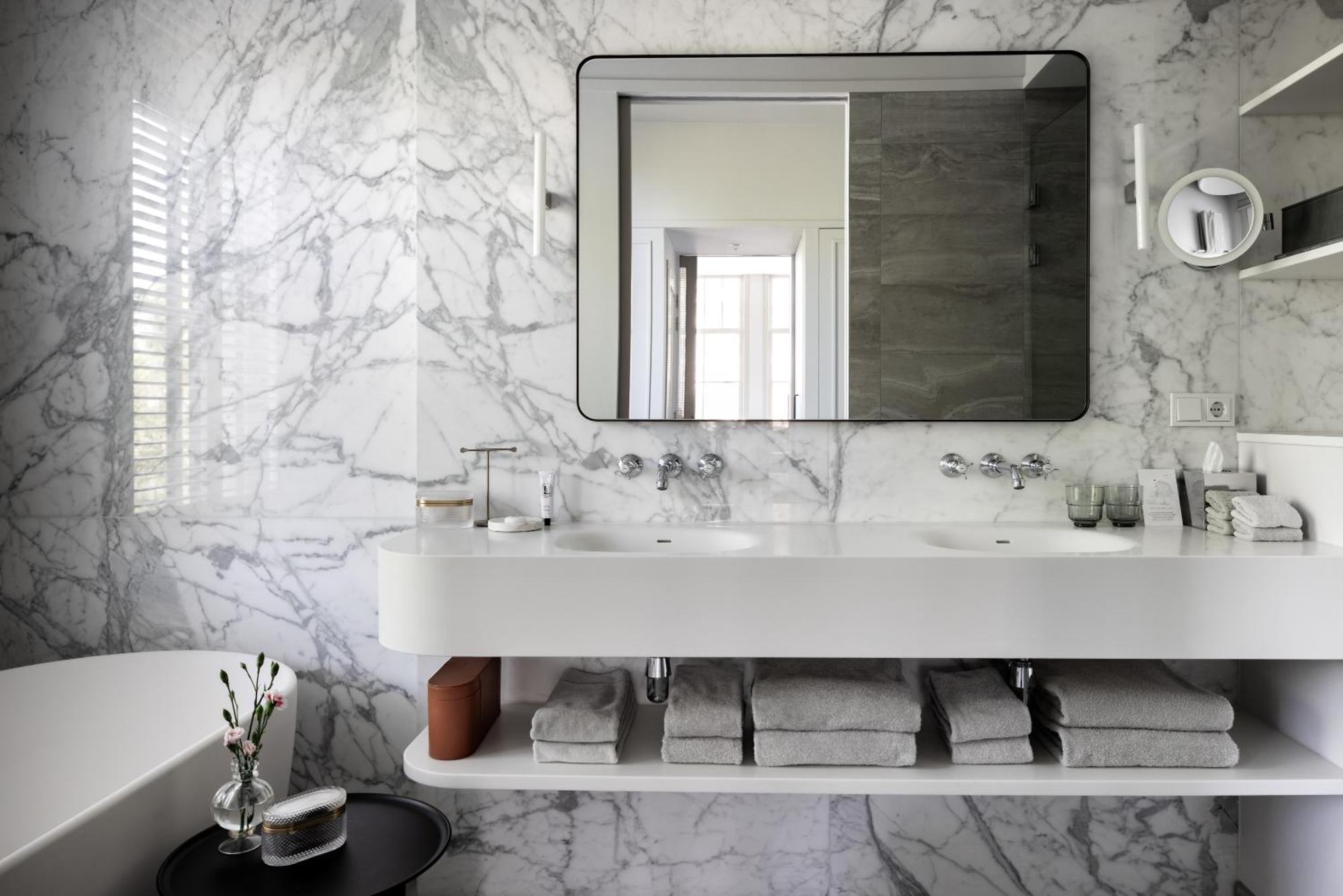 Superior King Suite