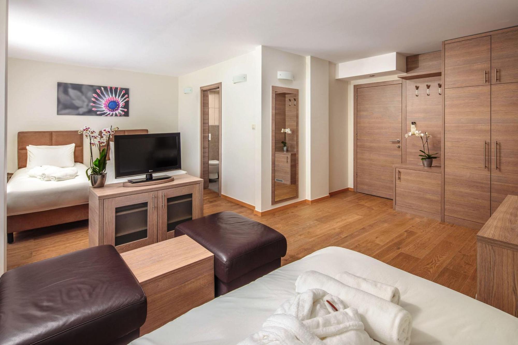 Superior Triple Room,1587064456:JPEG