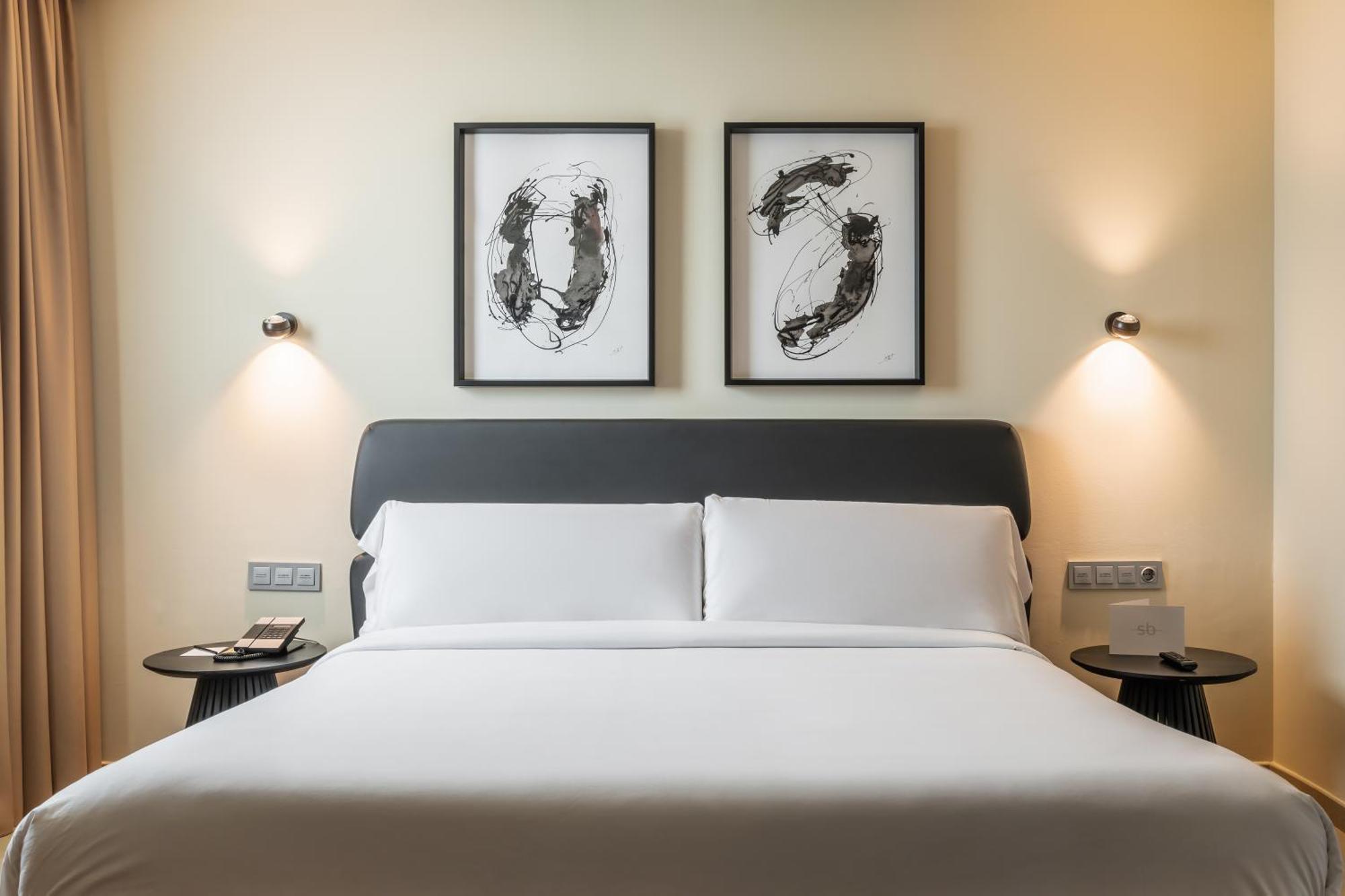 Suite with Hot Tub,1588060324:JPEG