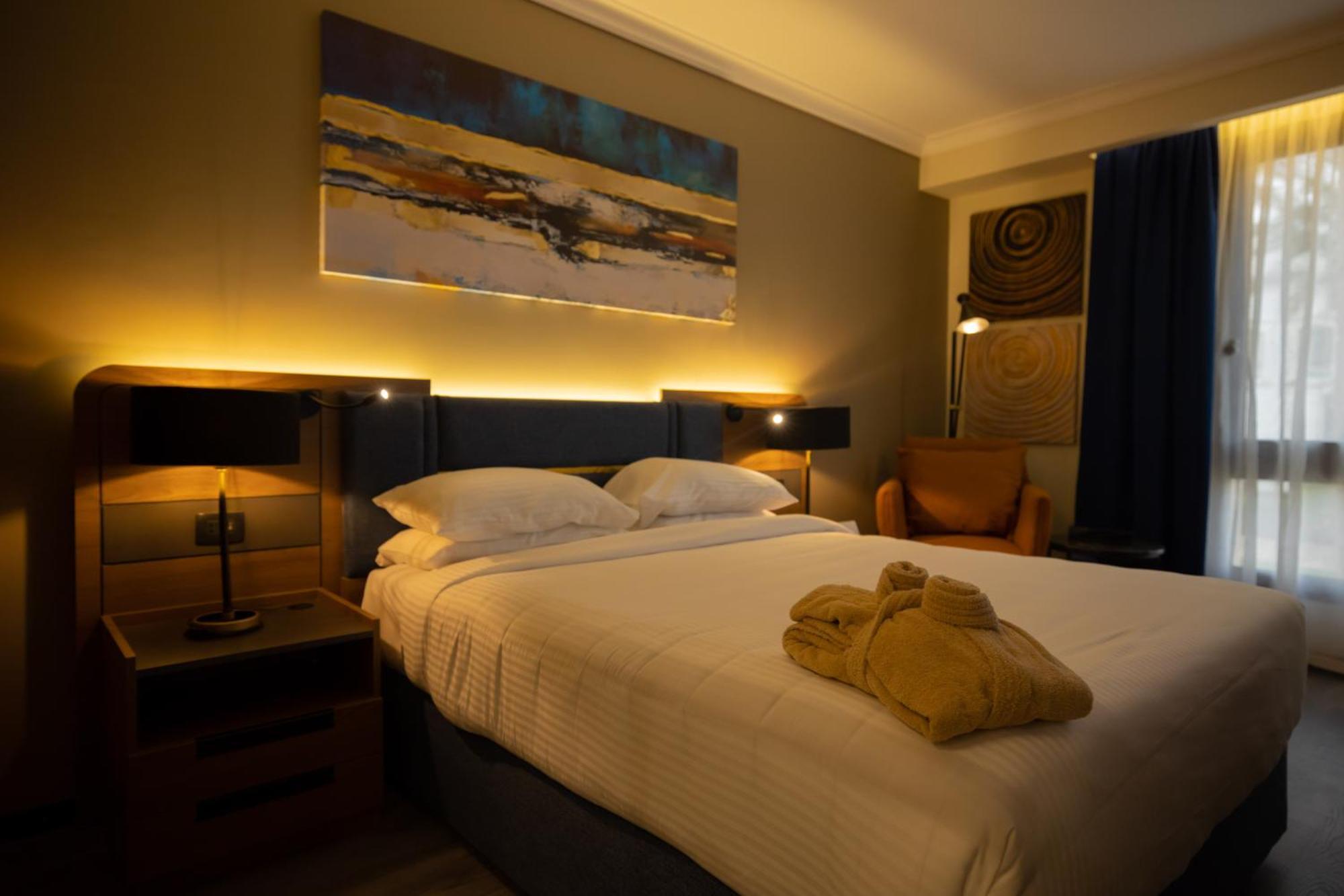Premium Suite 24 or 7 Butler Lounge Access