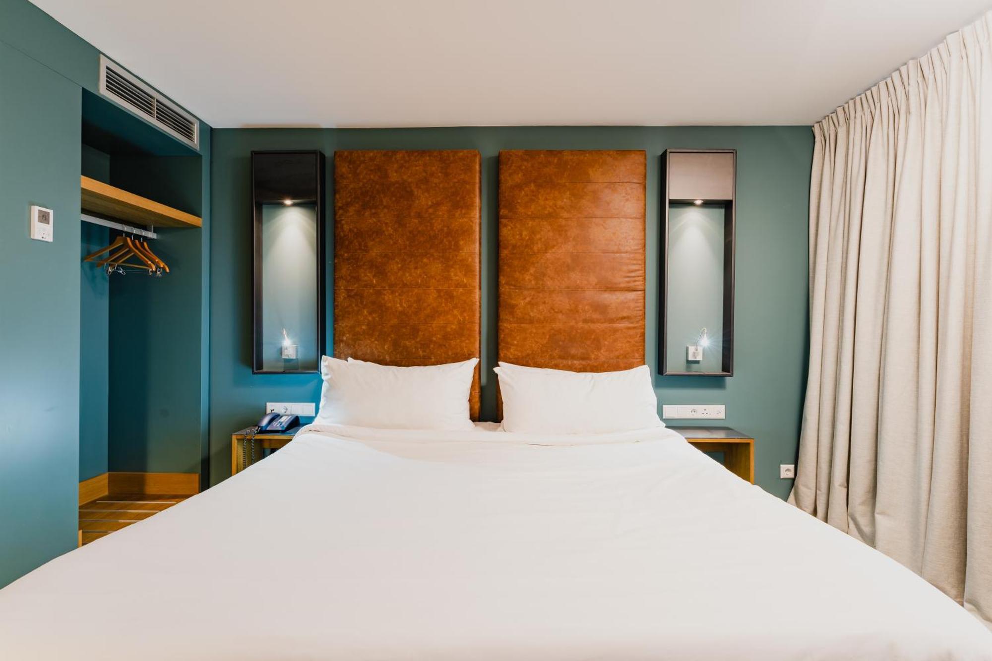 Indoor Double or Twin Room Atrium view