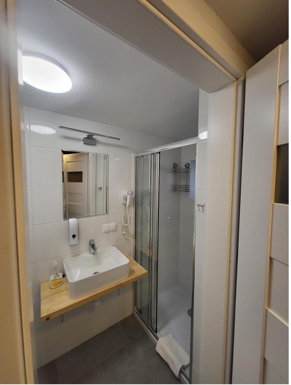 Double Room with Balcony,1604099887:JPEG