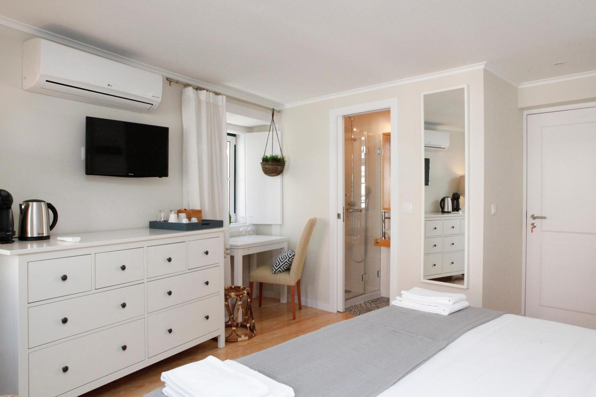Double or Twin Room Garden View