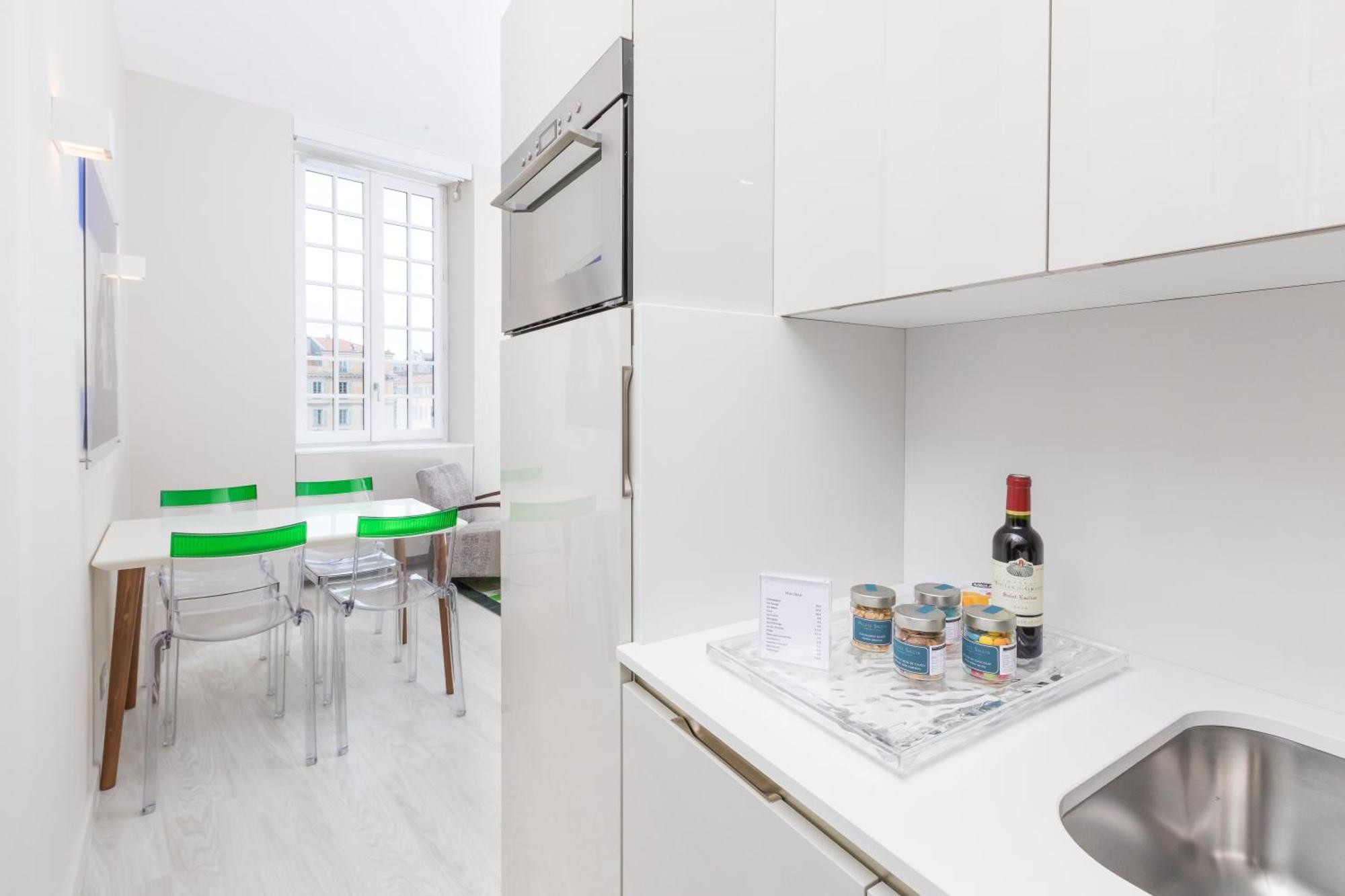 One-Bedroom Apartment