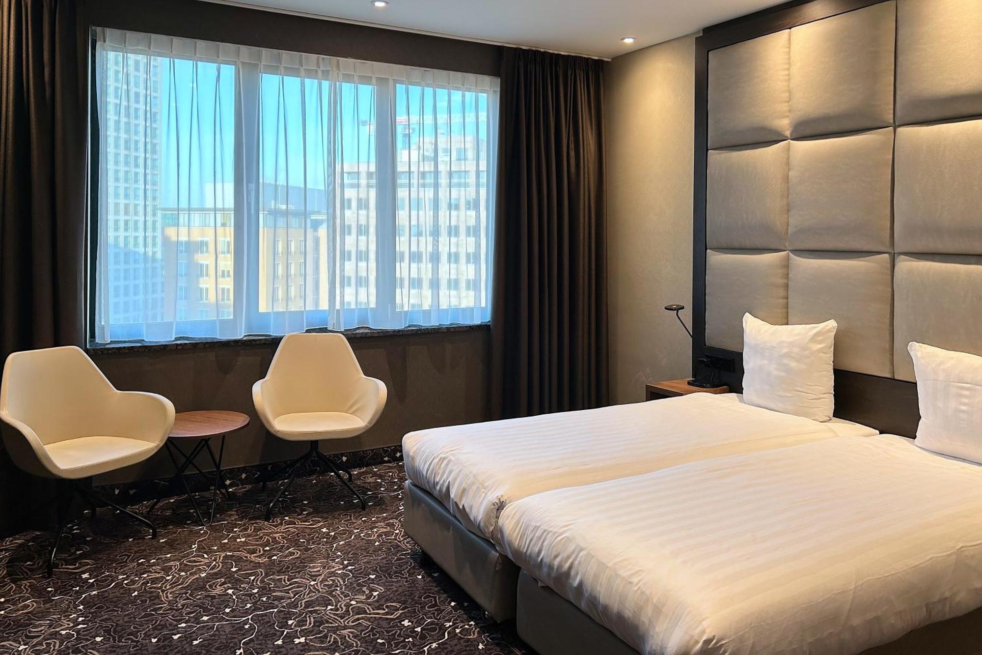 Twin Room,1588310225:JPEG