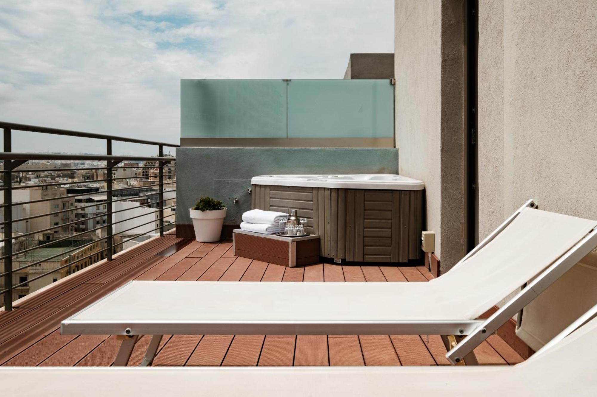 Signature Suite Sea View