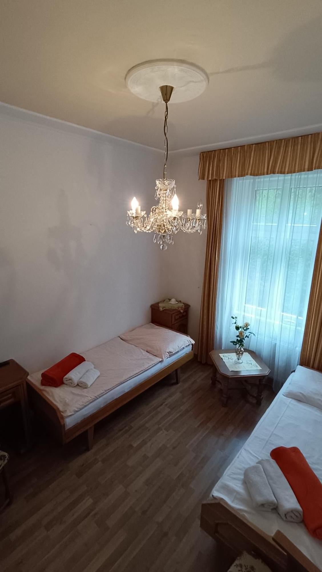 Pokój z 2 łóżkami pojedynczymi