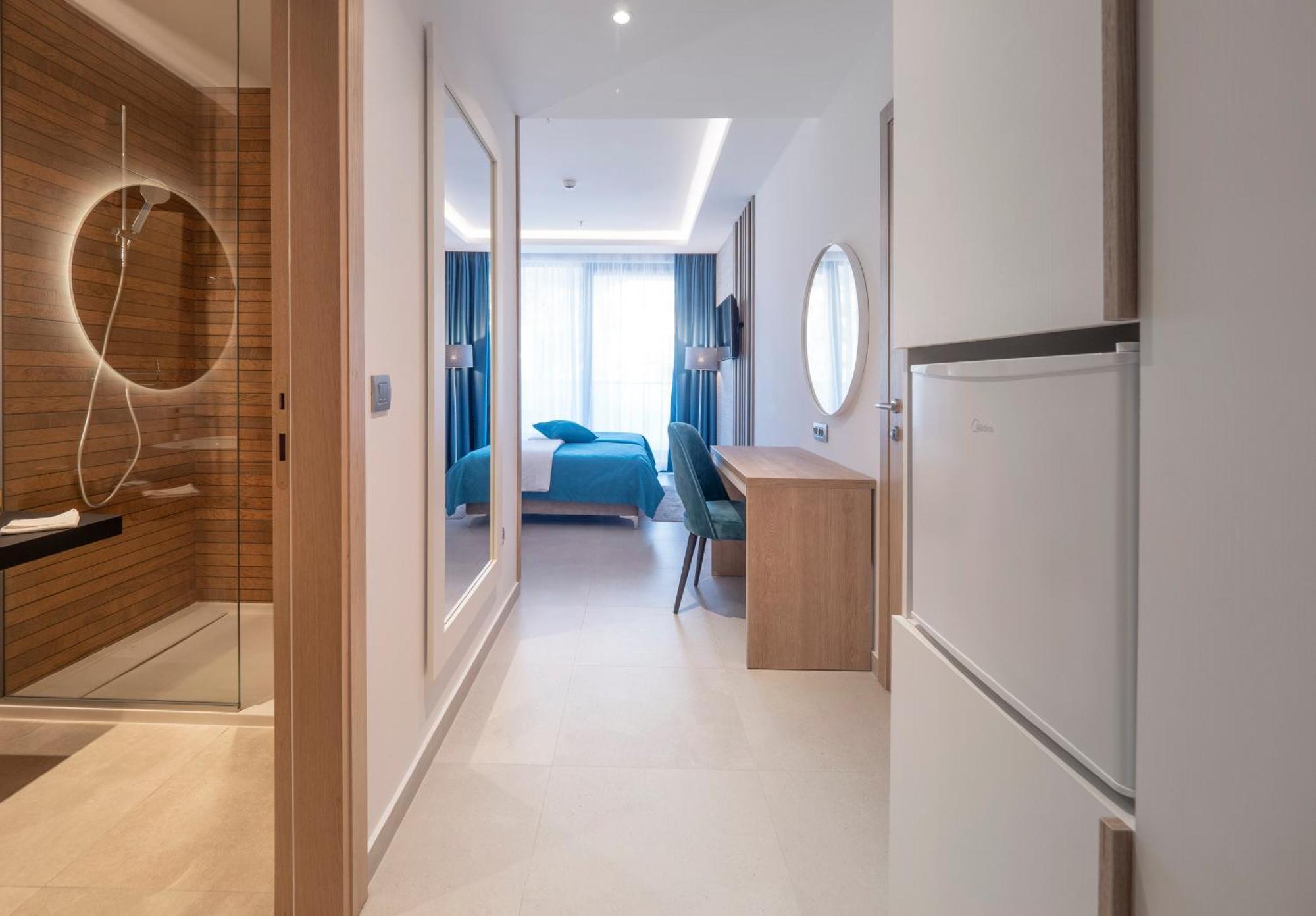 Superior Double Room Double Bed or 2 Single Beds Side Sea View