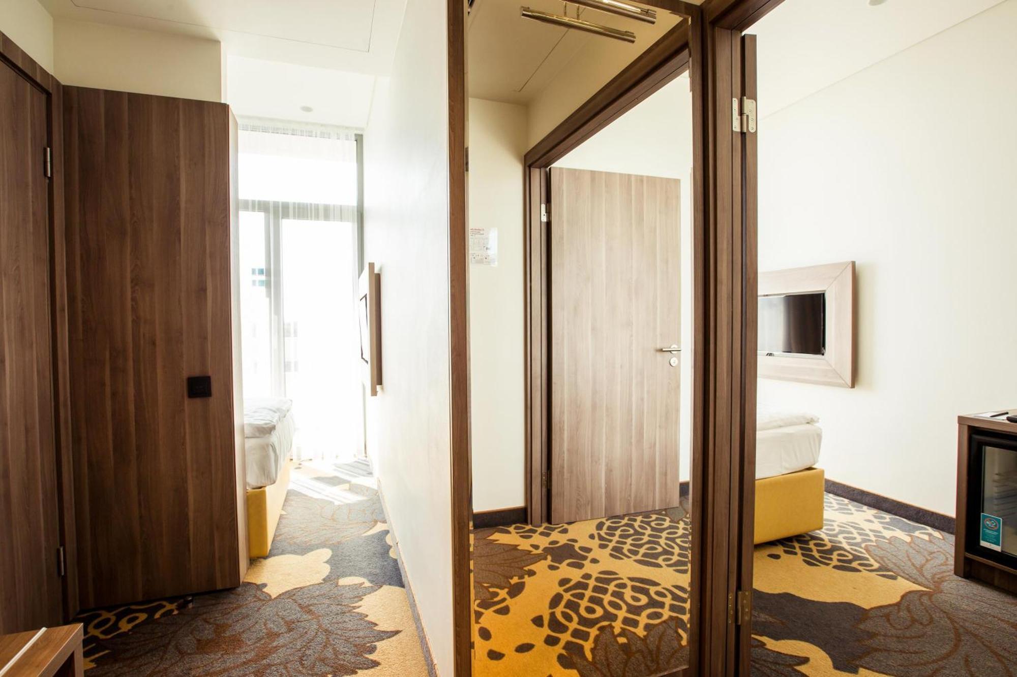 Family Room Spa access
