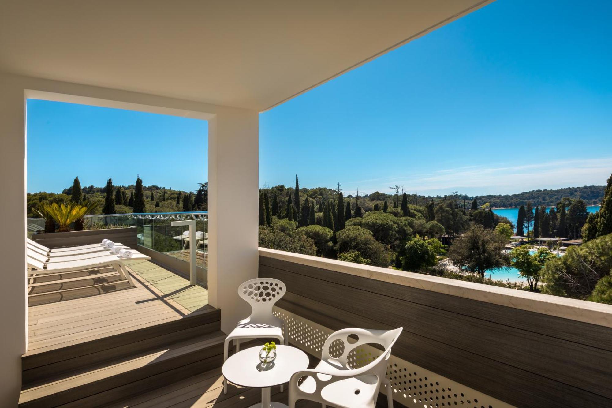 Deluxe Suite Eden