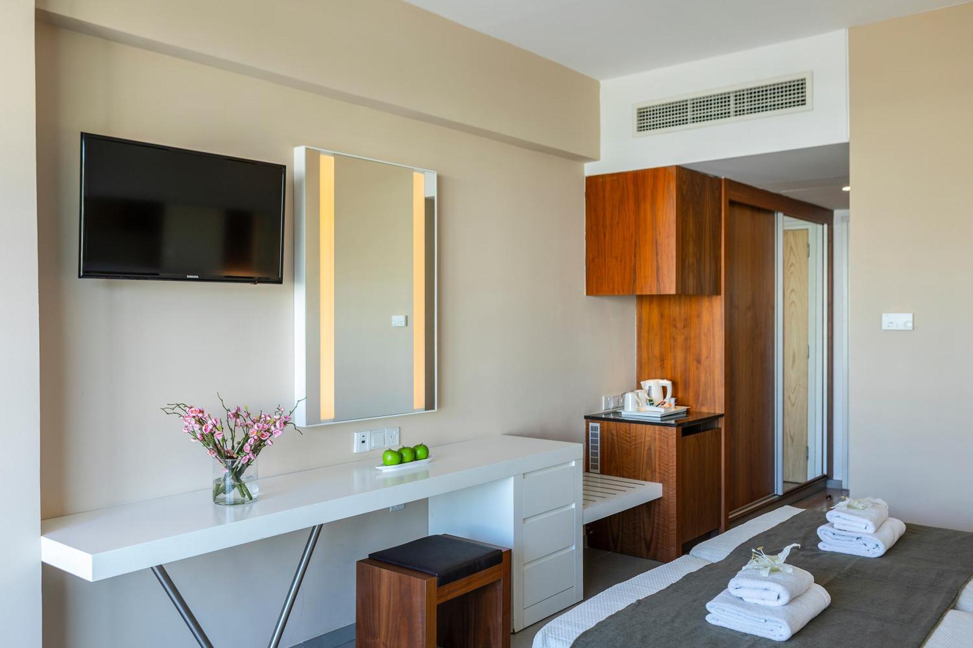 Superior Room Side Sea View