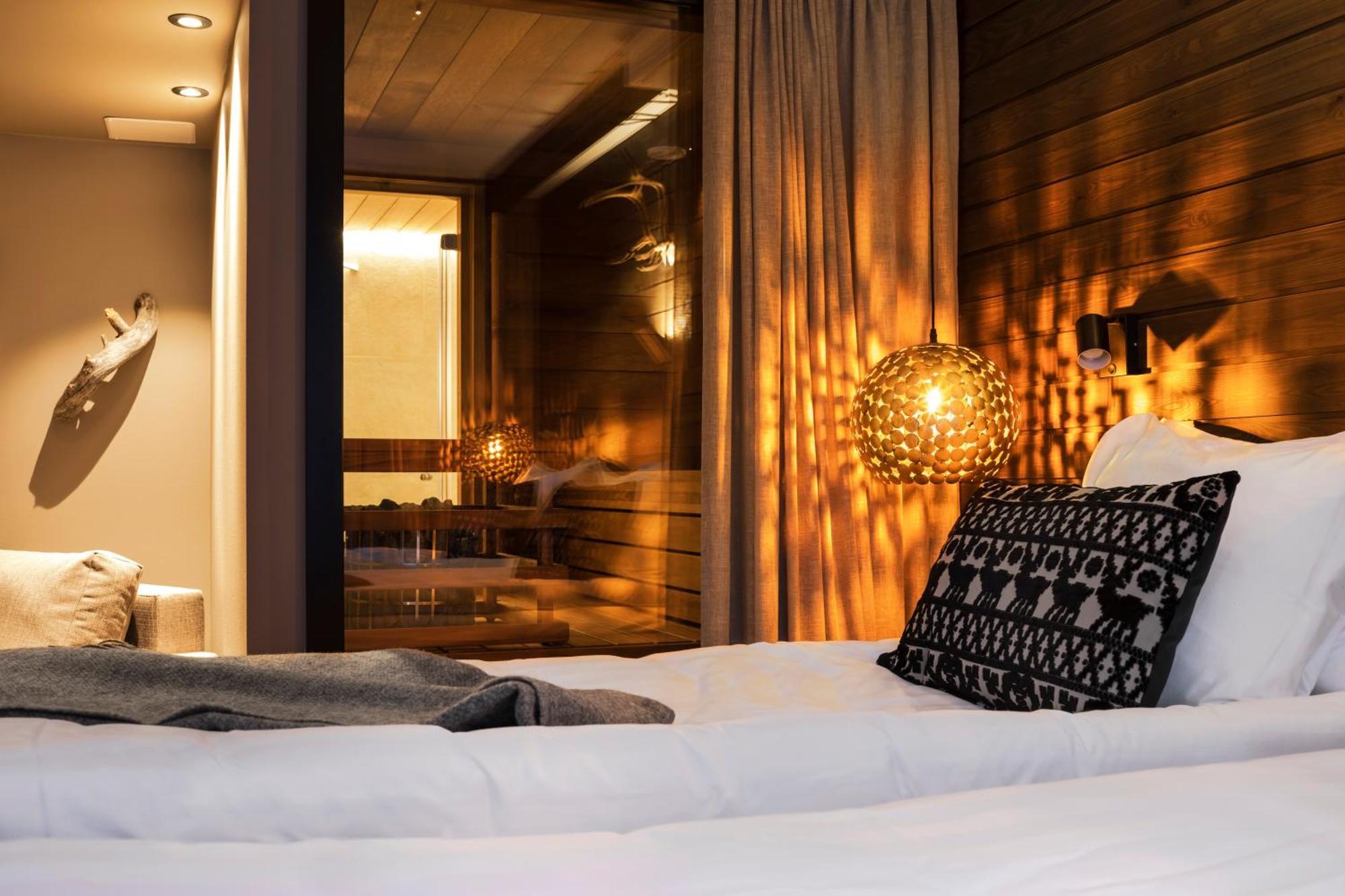 Mystique De Luxe premium Sauna