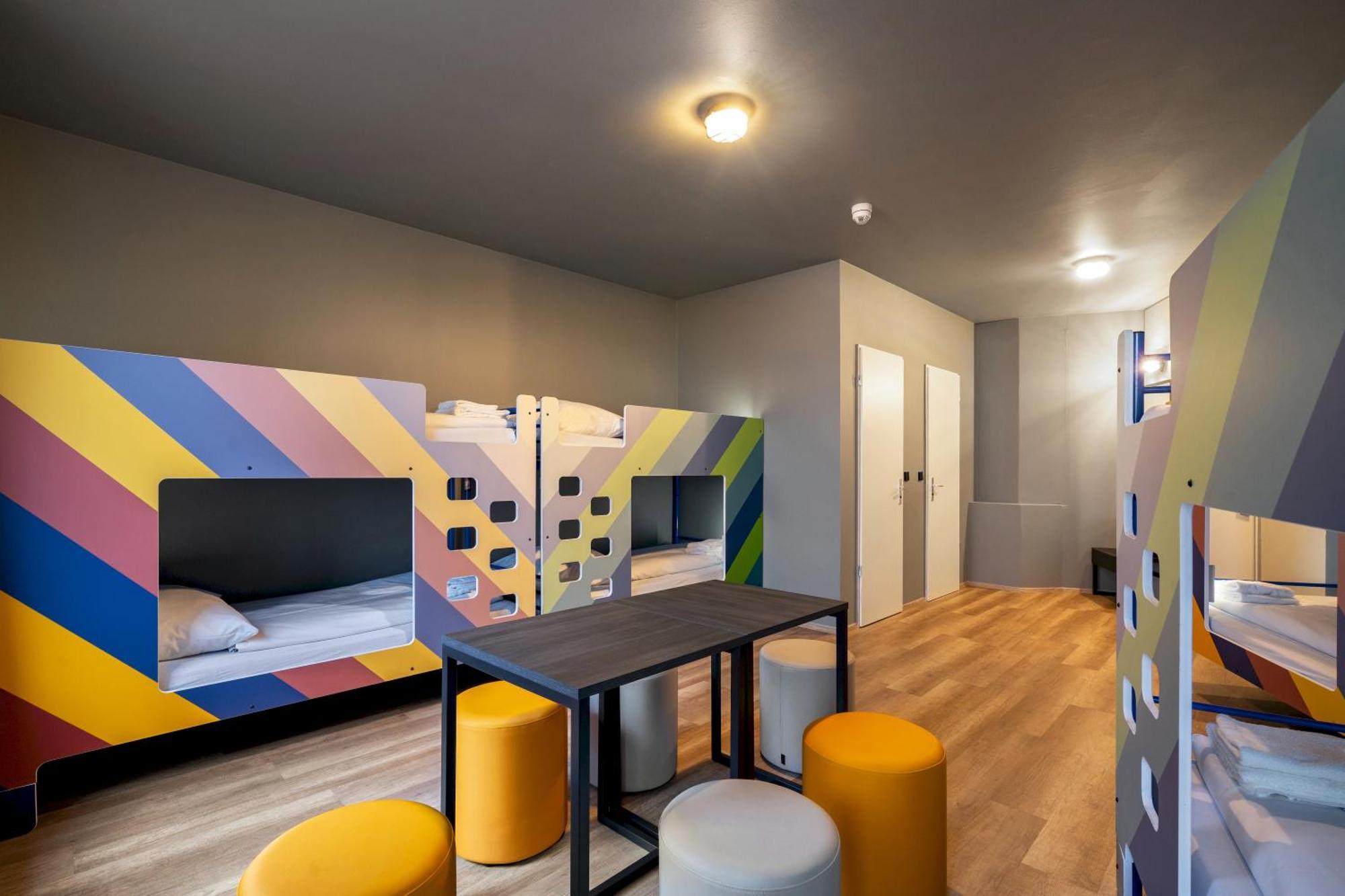 Bed 6-Bed Dormitory Room