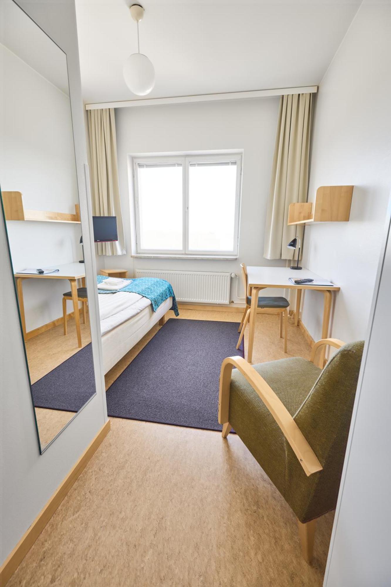 Compact double room a view
