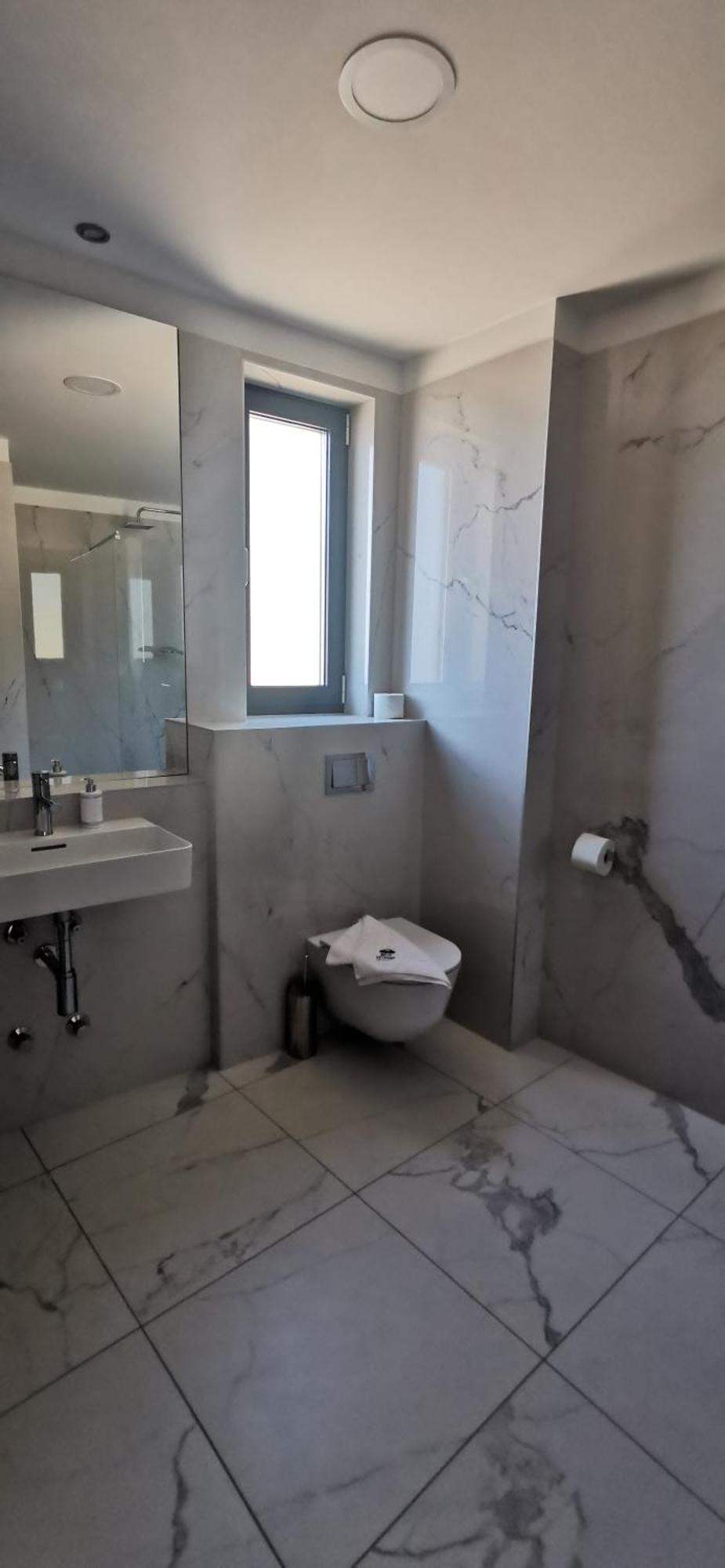 Superior King Suite