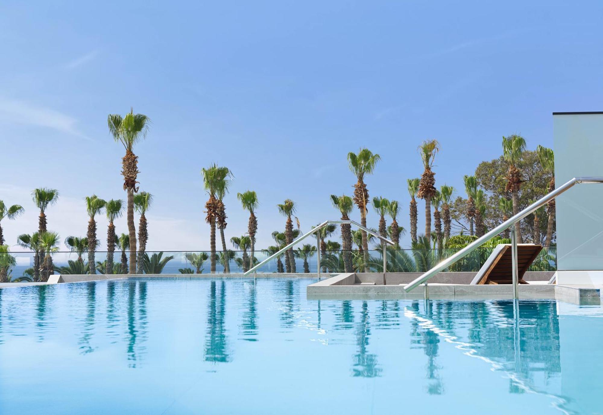 Swim Up Junior Suite Sea View